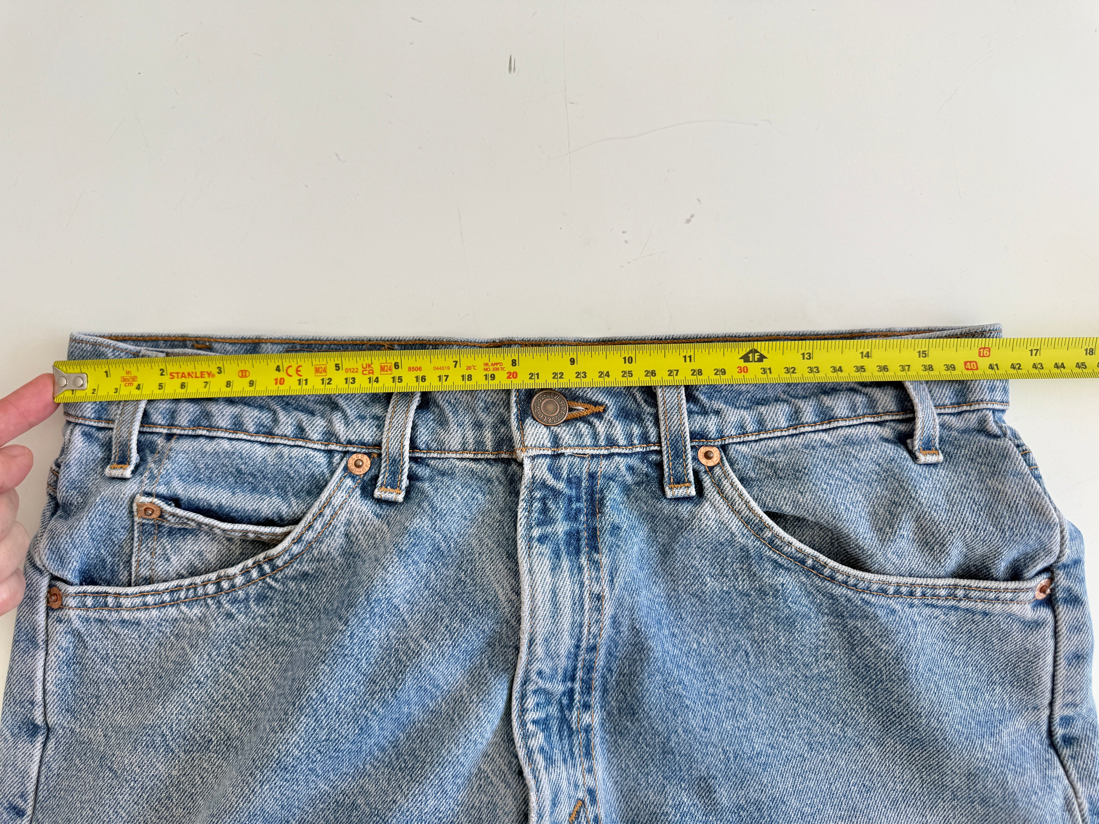 W31 L31 vintage Levis 505 30/32” measured waist medium blue faded  90s 505s