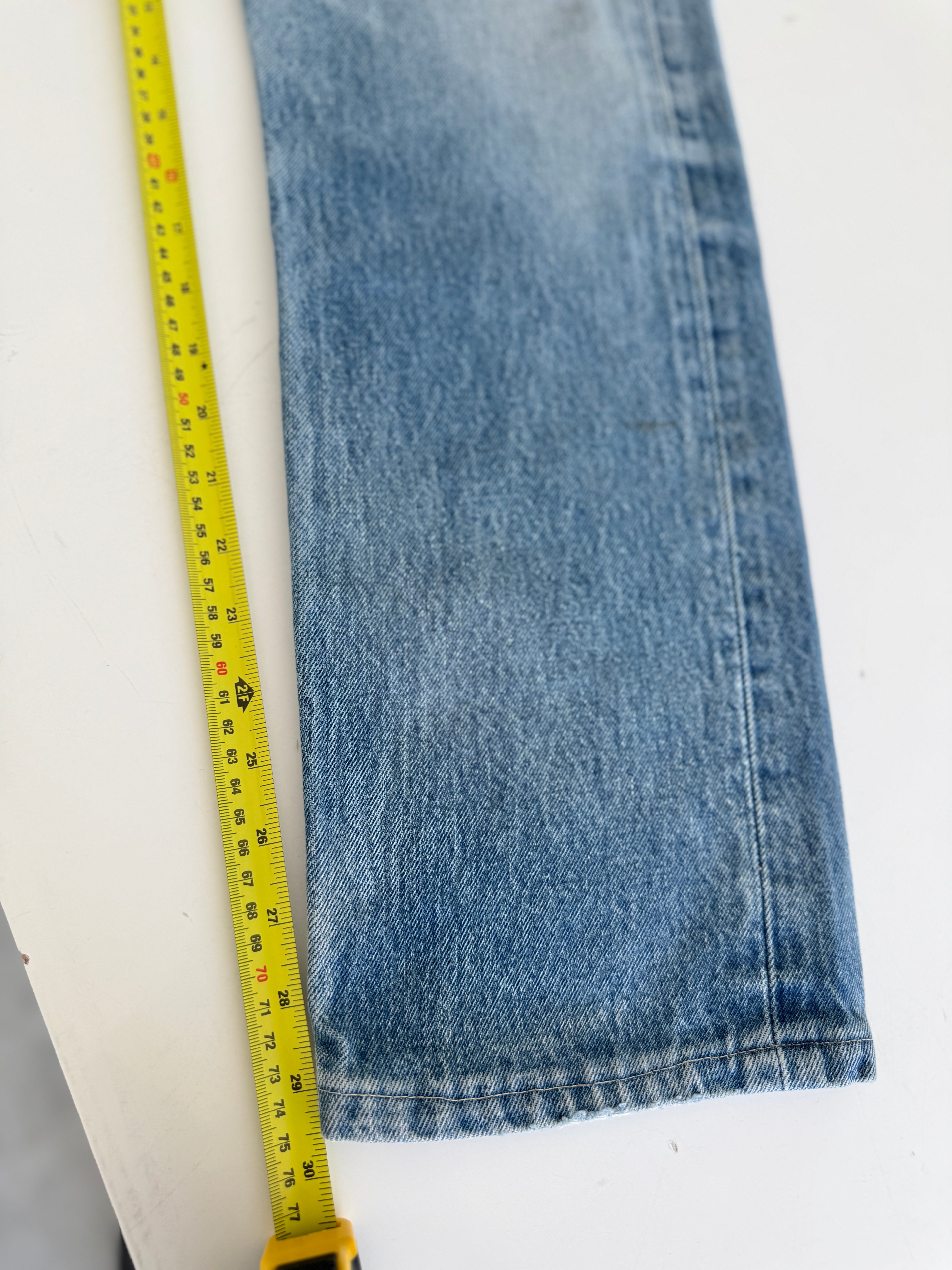W27 L29 vintage Levis 501 26/27” measured medium faded blue denim 90’s 501s