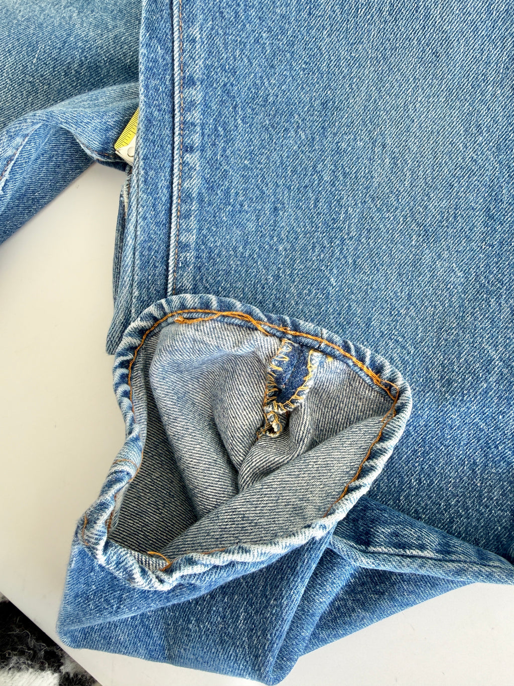 W29 L32 vintage Levis 501 28-29” measured dark faded blue denim 80’s levi’s 501s