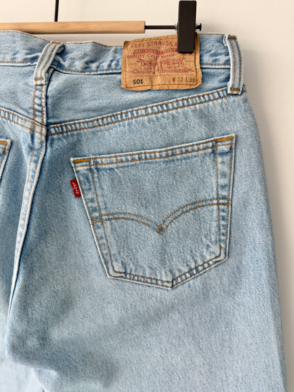 W29 L33 vintage Levis 501 29” measured light blue faded 90s denim Levi’s 501s