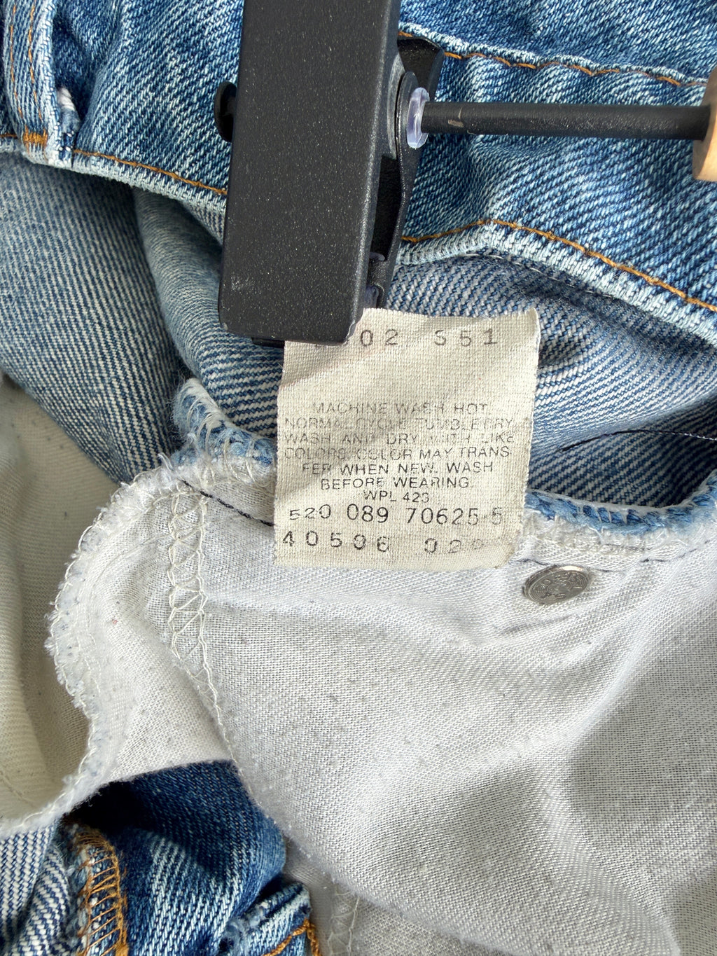 Soft W29 L31 vintage Levis 520 28/29” measured waist dark faded 520s 90s USA denim orange tab