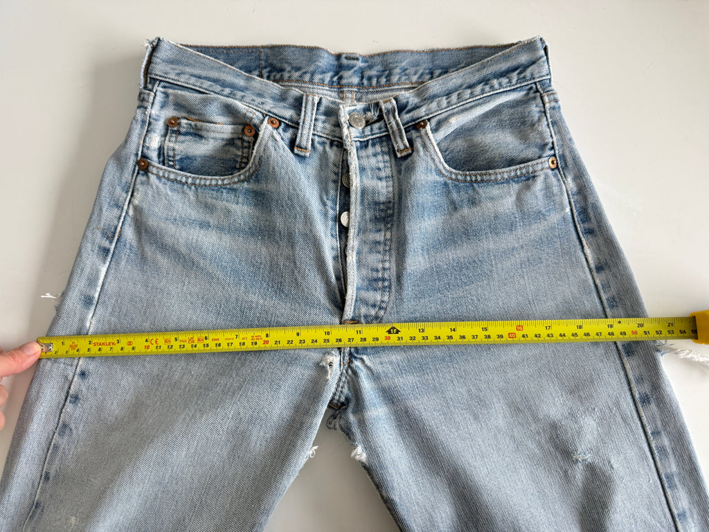 Selvedge W28 L30 vintage Levis 501s 26/28” measured whisker light blue fade 70s selvedge 501s USA