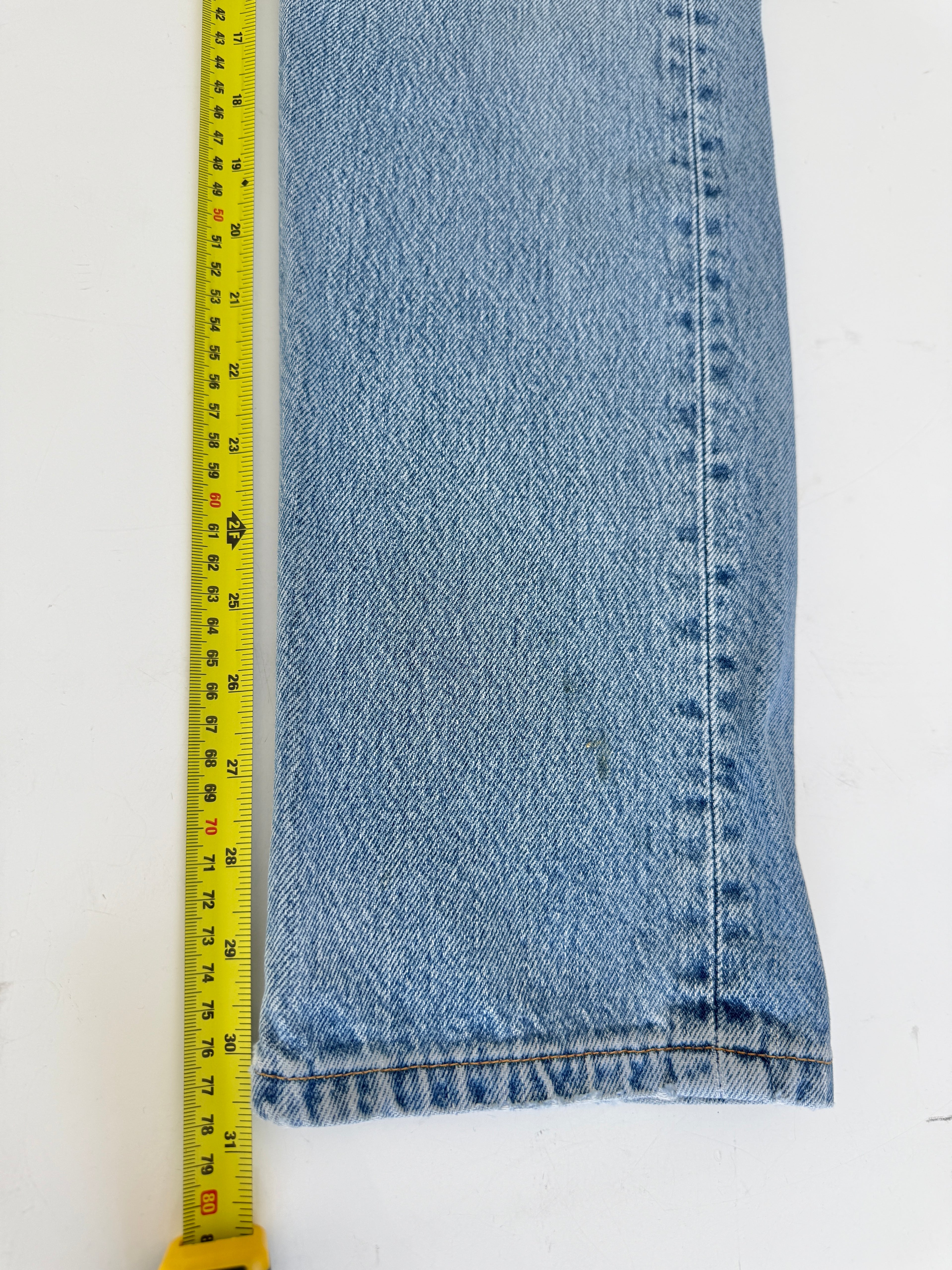 W25 L31 vintage Levis 501 24/25” measured waist medium light blue 501s 90s  USA nl