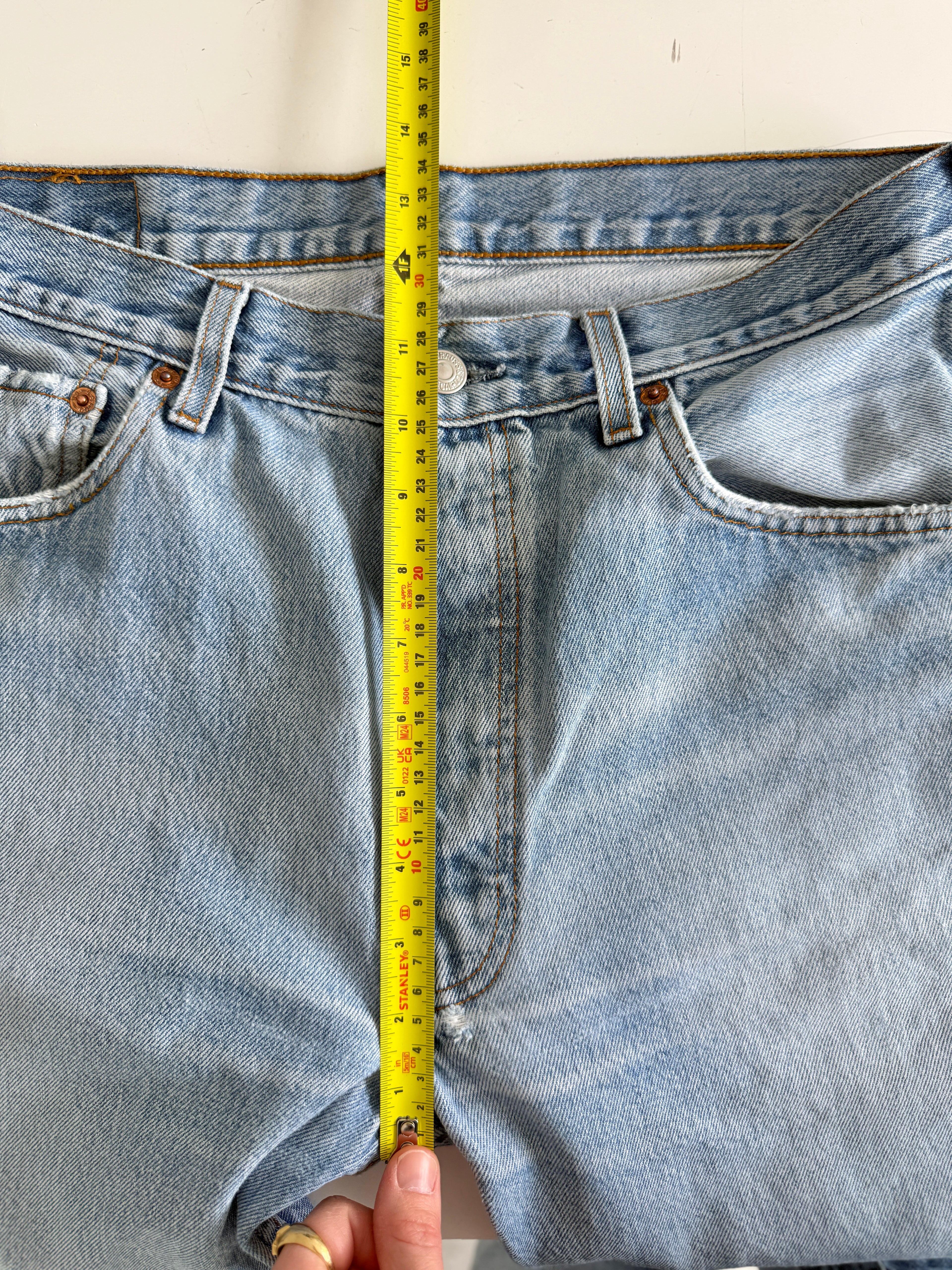 W31 L30 vintage Levis 501 30/31” measured light blue denim faded blue y2k levi’s 501s
