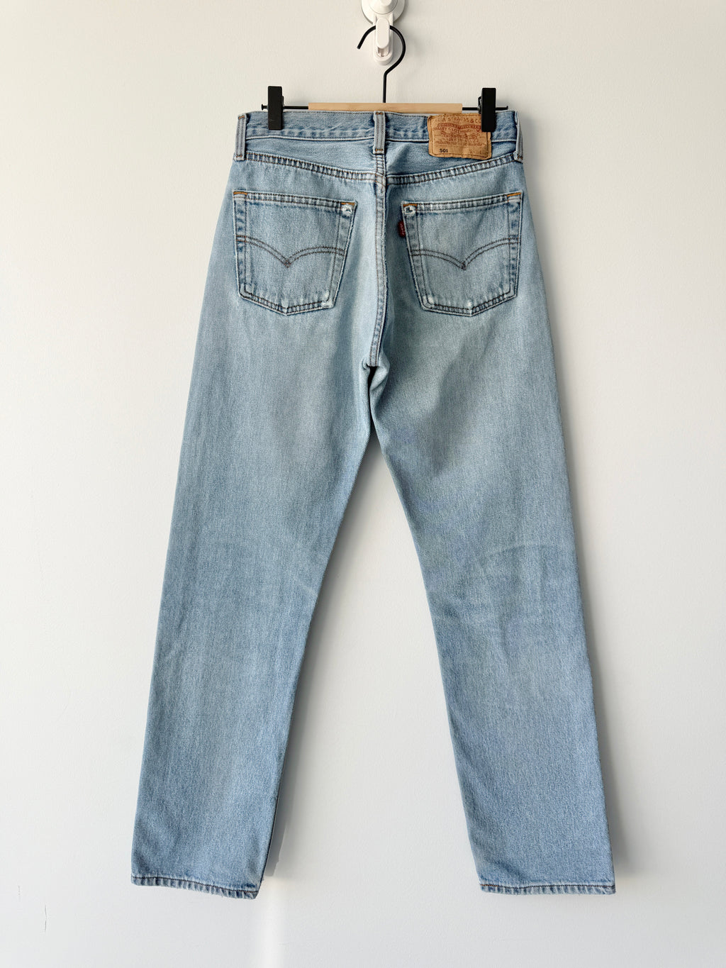 W27 L31 vintage Levis 501 26-27” measured light blue 90s denim Levi’s 501s