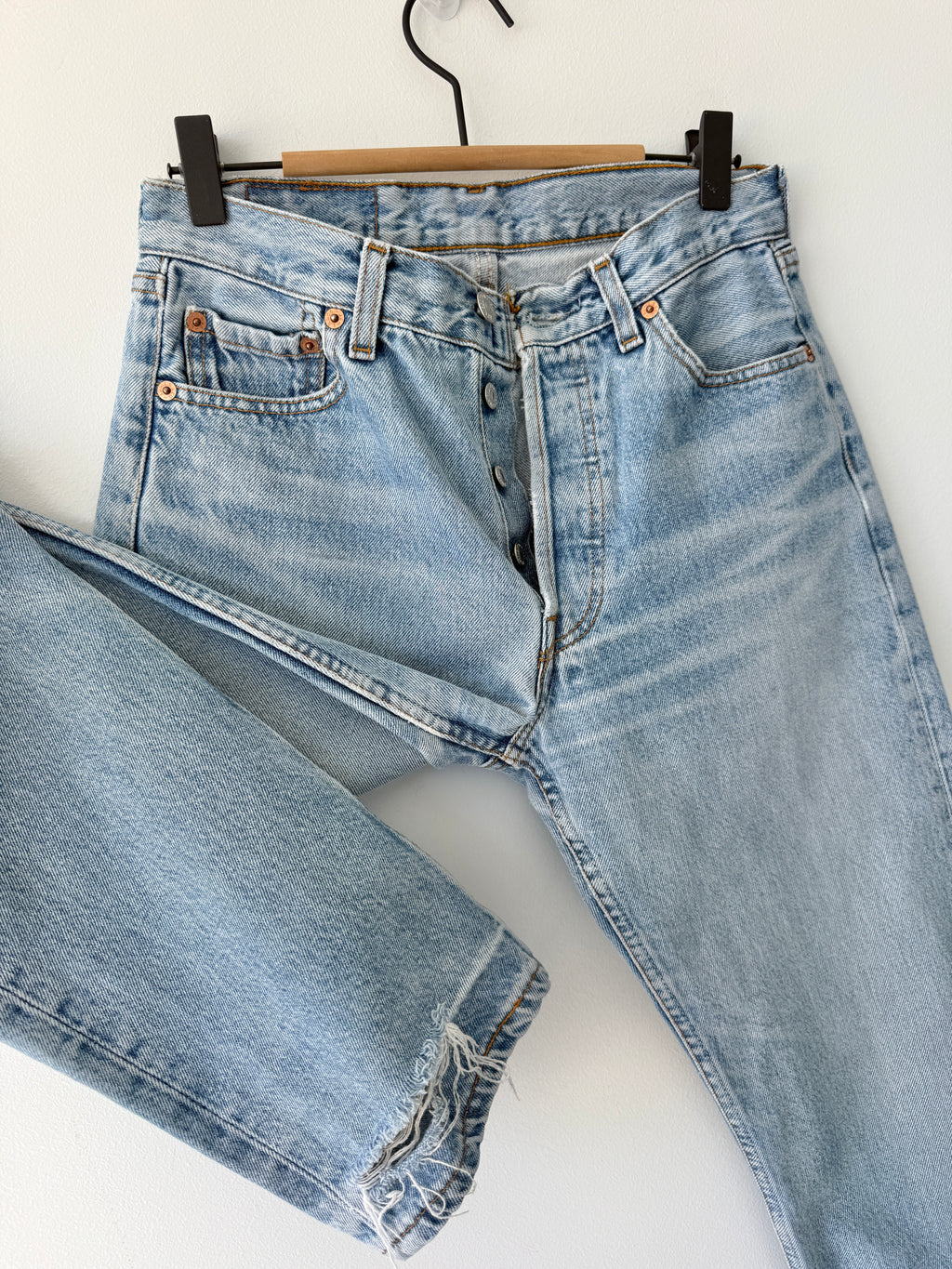 W27 L31 vintage Levis 501 26/27” measured waist medium light blue 501s Y2K nl