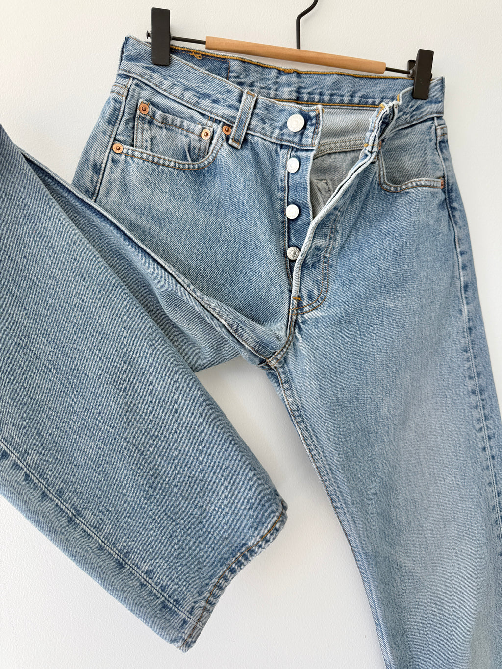 W26 L33 vintage Levis 501 25/26” measured waist medium faded blue 501s Y2K