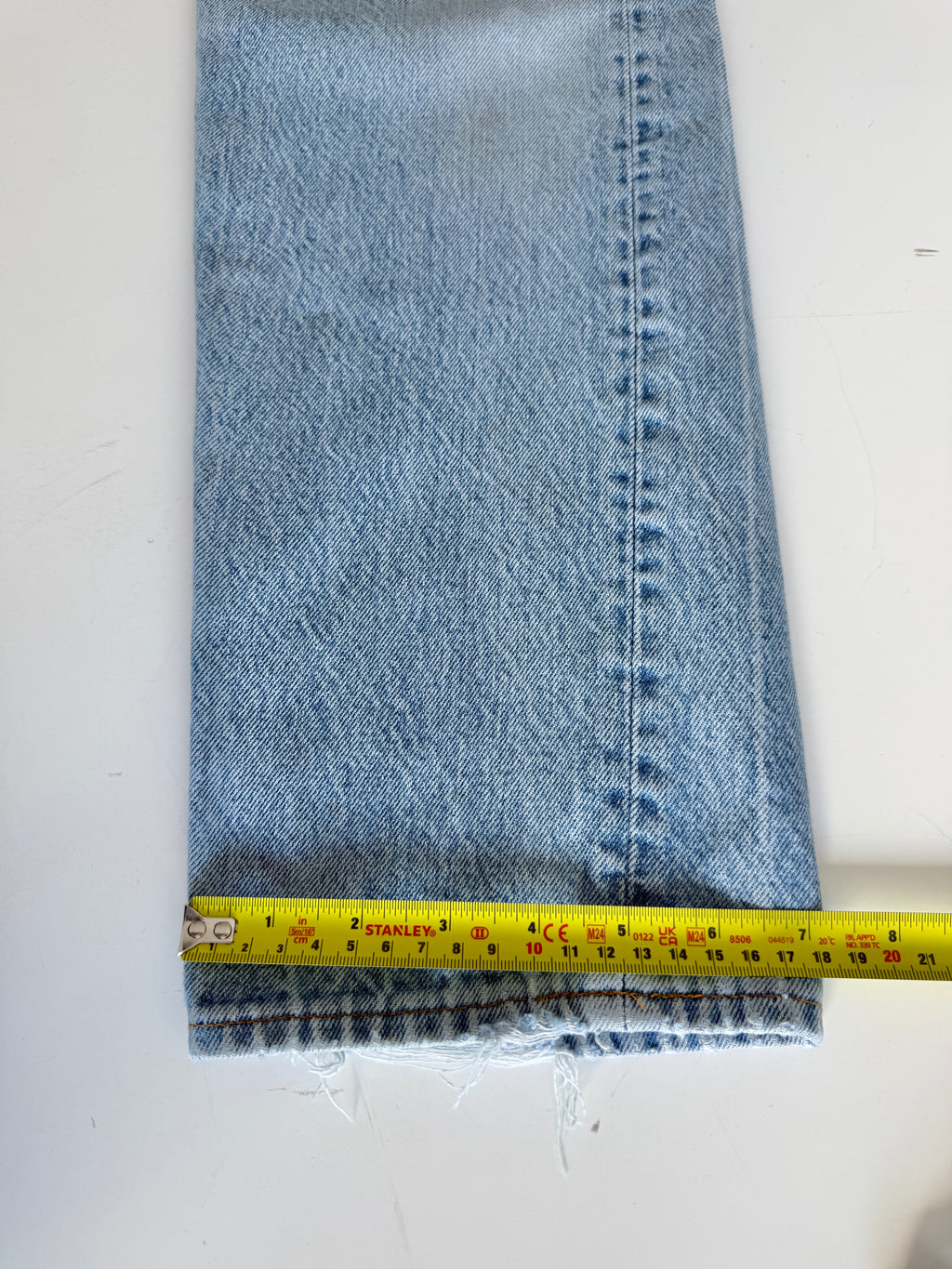 W26 L31 vintage Levis 501 25-26” measured light faded blue 70s/80’s levi’s 501s made in USA