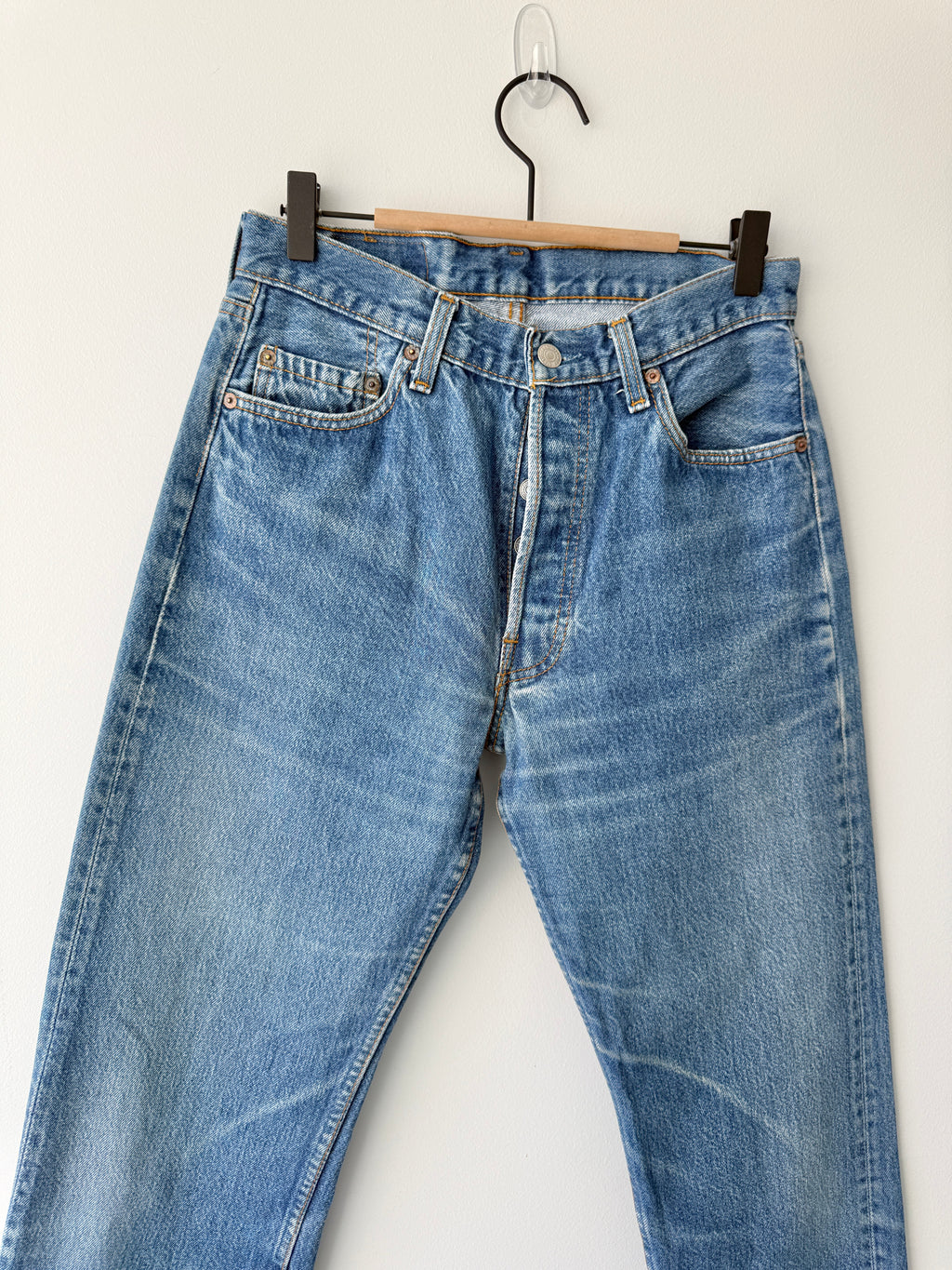 W28 L33 vintage Levis 501s 27/28” measured dark fade blue 501s 90s USA