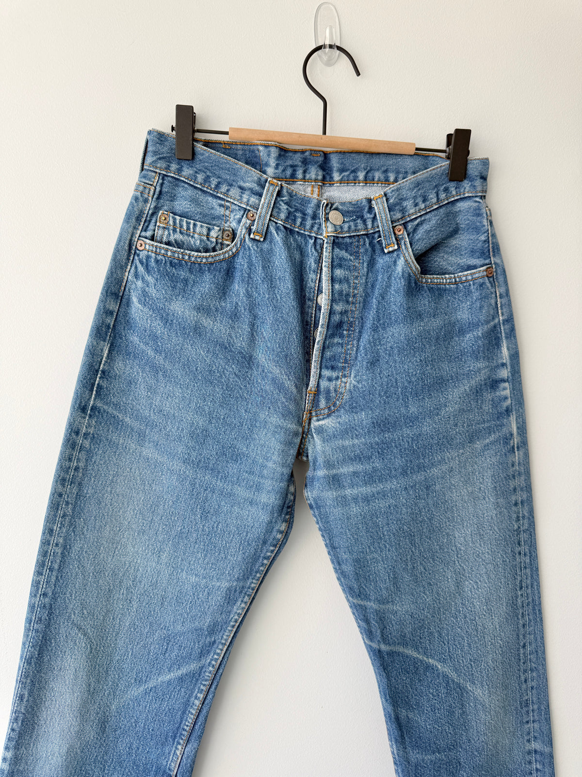 W28 L33 vintage Levis 501s 27/28” measured dark fade blue 501s 90s USA