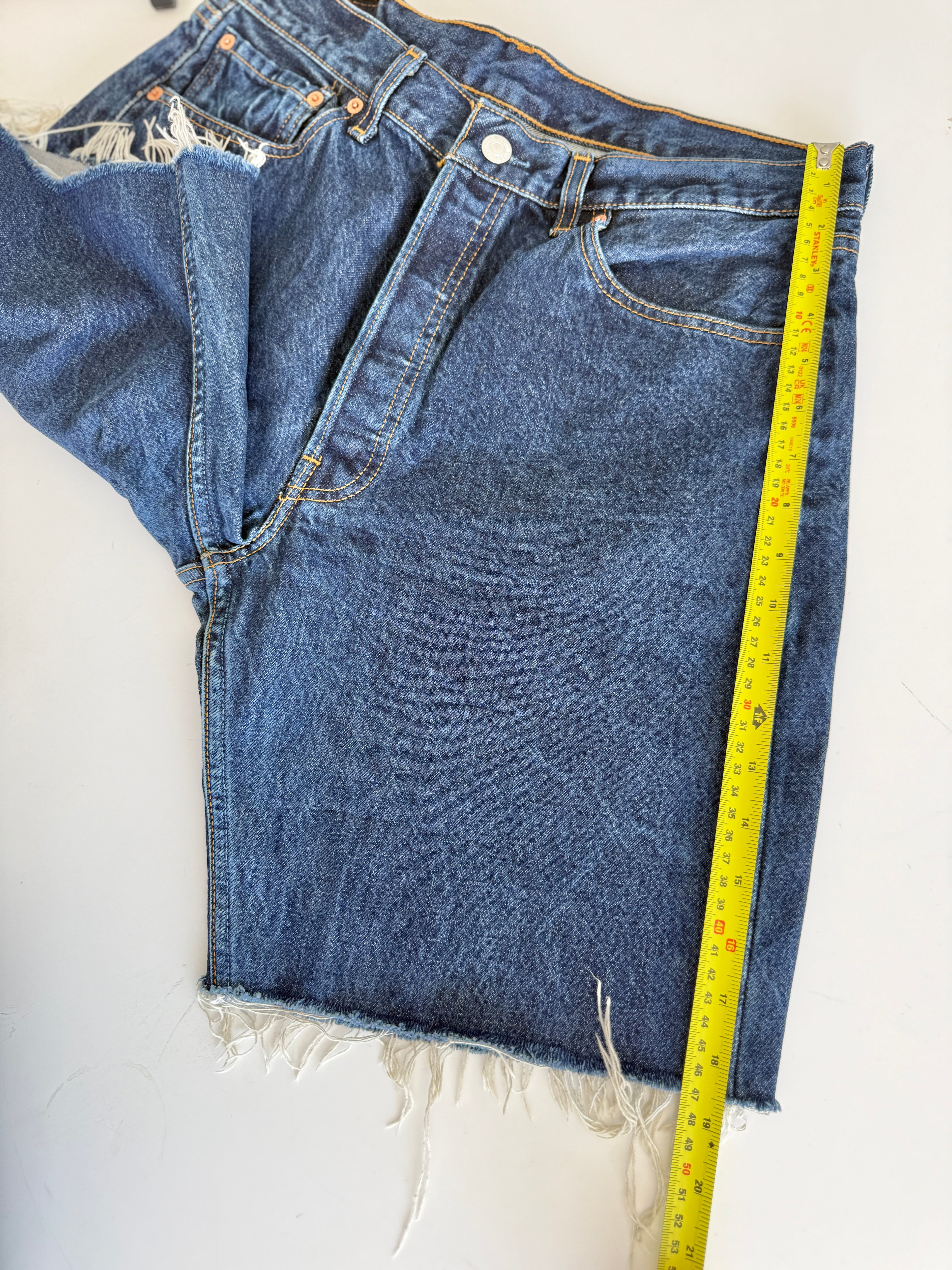 W32 L vintage Levis 501 31-32” measured dark raw blue Y2K denim shorts Levi’s 501s
