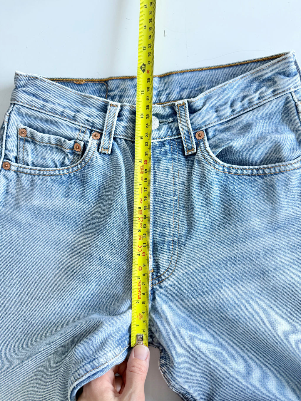 W25 L29 vintage Levis 501 light blue faded 24/25” measured waist 90s levis 501s