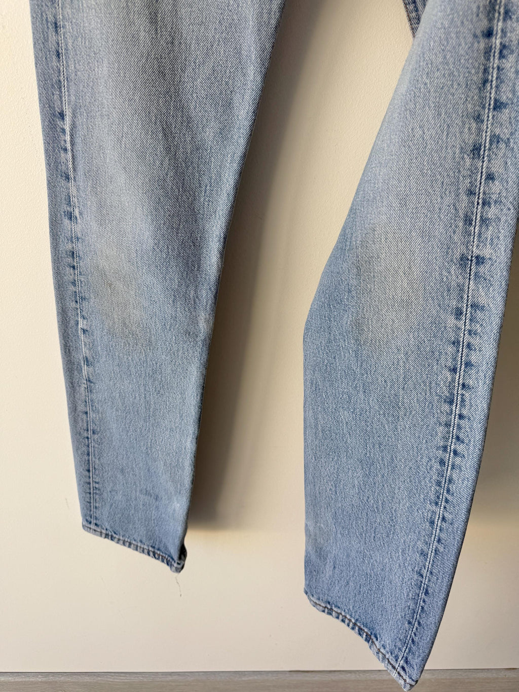 W25 L33 vintage Levis 501 24-25” measured waist light faded denim made in 90s