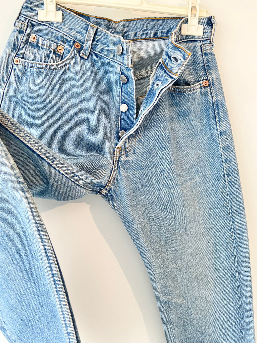 w27 L32 Vintage Levi’s 501 made in France  1995