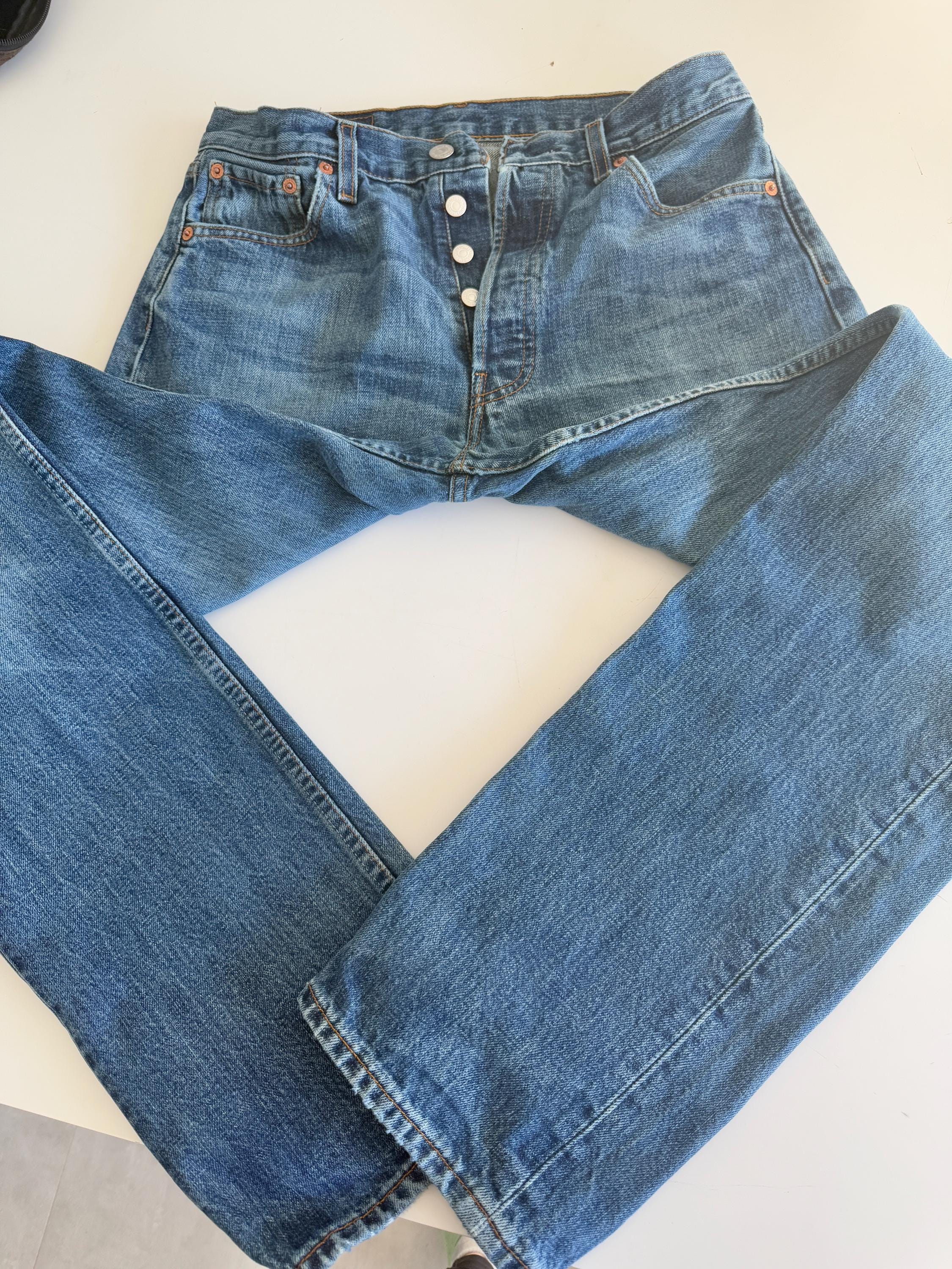 Levis 501 vintage w29 L33 faded  dark blue 501s made in Hungary straight leg jeans 501 28”/29” waist (febuk)