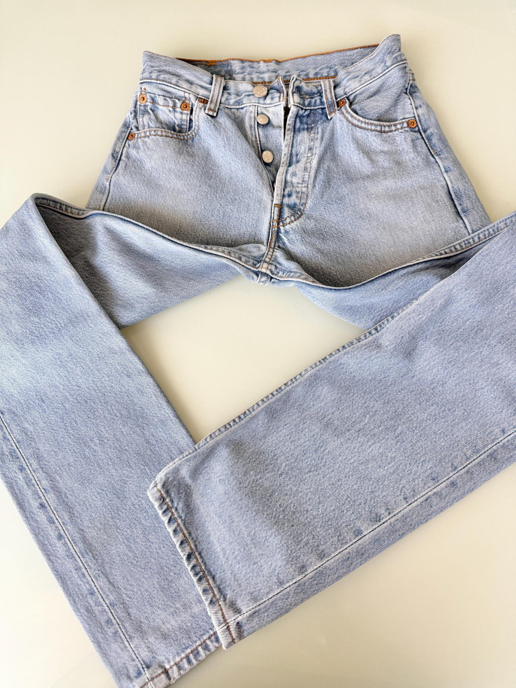 W24 L31 Levis 501 vintage 23-24” measured waist light blue made in turkey  90s hol