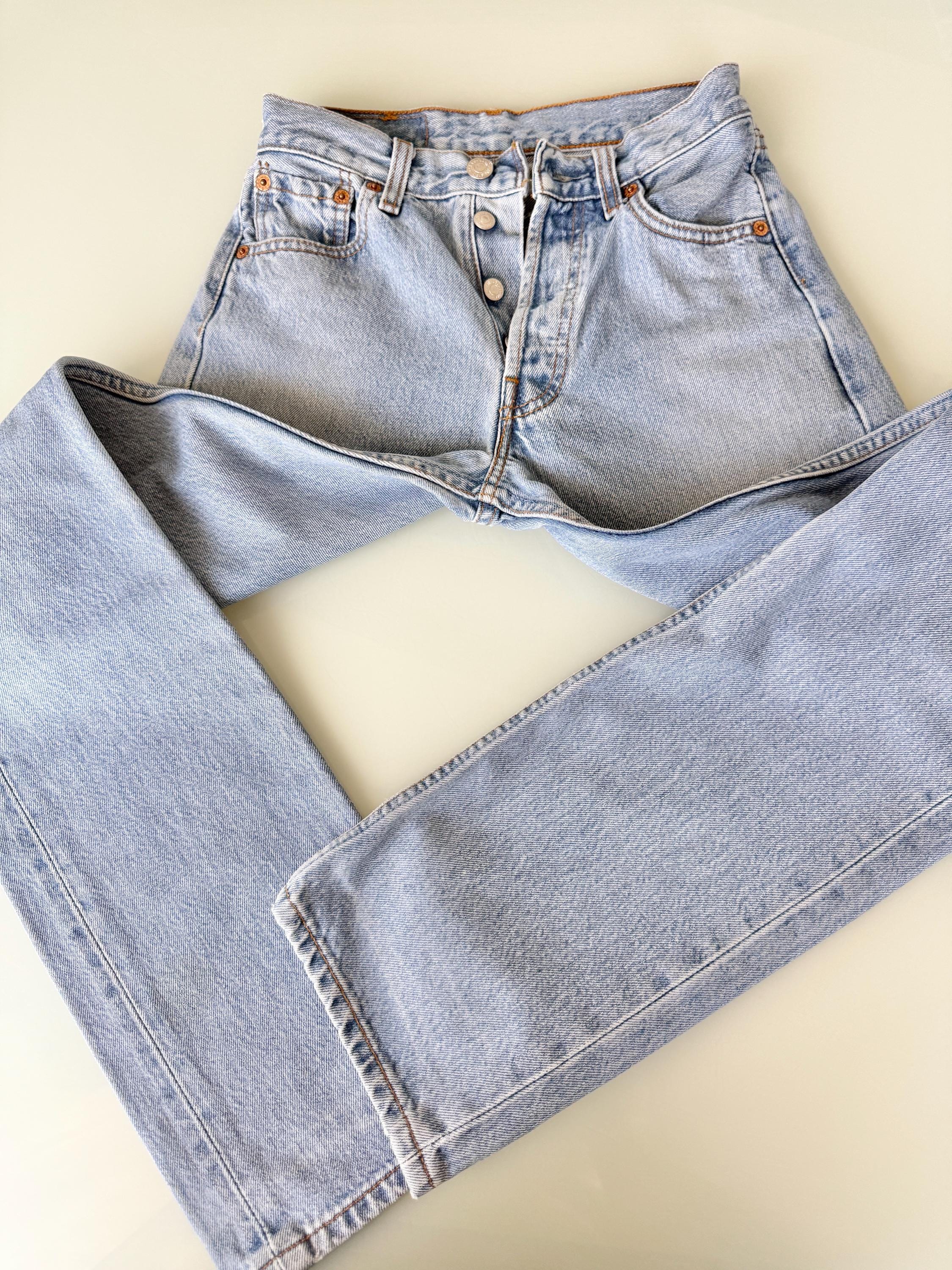 W24 L31 Levis 501 vintage 23-24” measured waist light blue made in turkey  90s hol