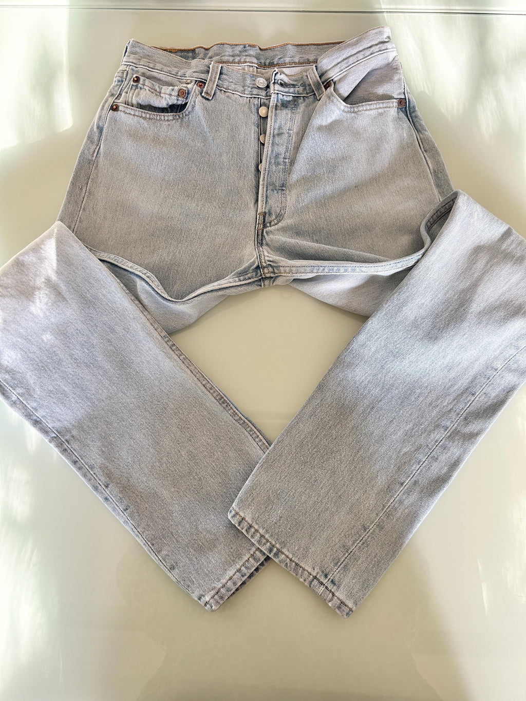 w28 L31 Levi’s Levis 501 vintage light blue shade straight leg jeans made in USA 90s levis 501 vintage 27”/28” waist decuk