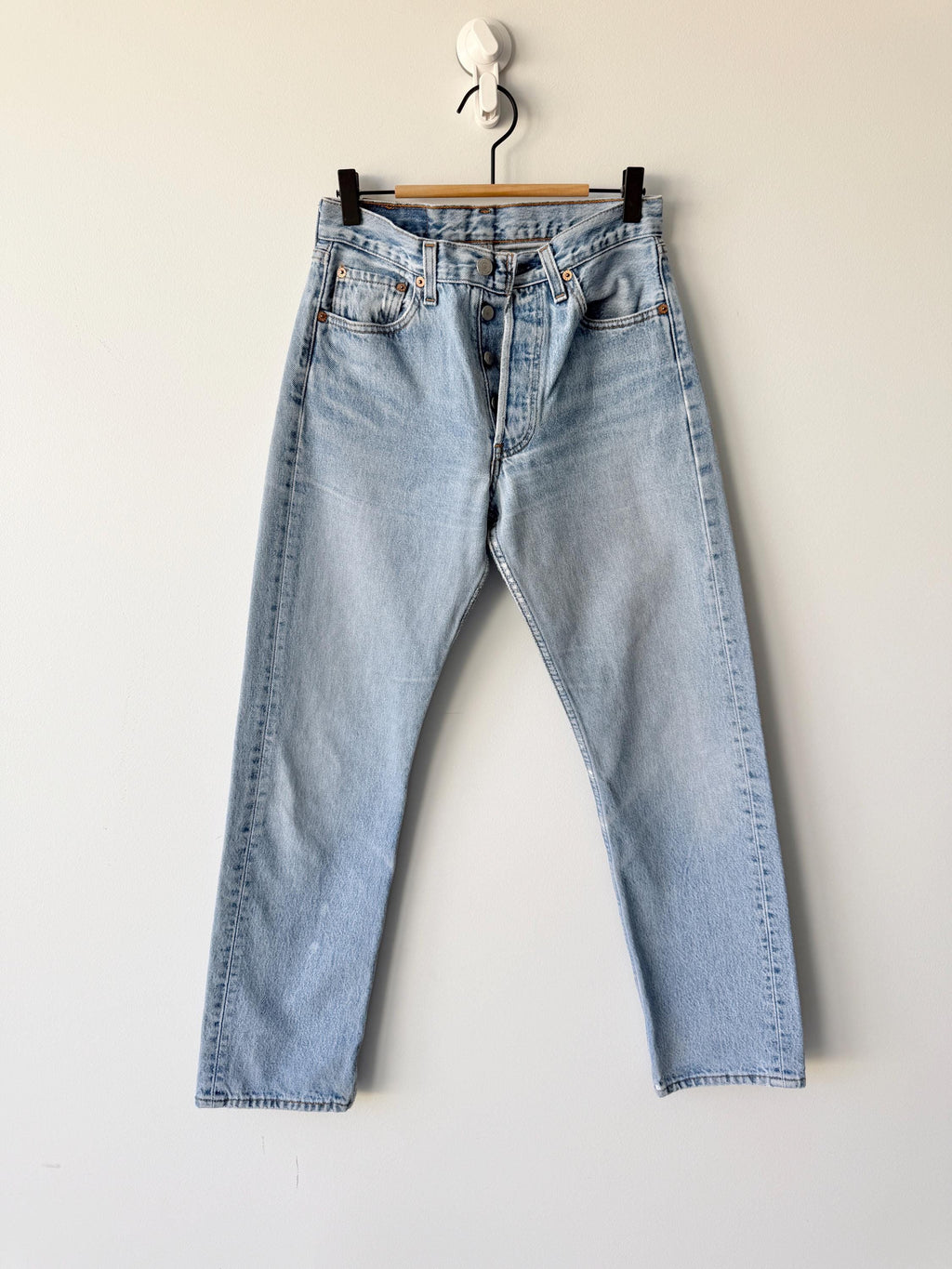 W26 L29 vintage Levis 501 25-26” measured waist light faded denim made in USA 90s