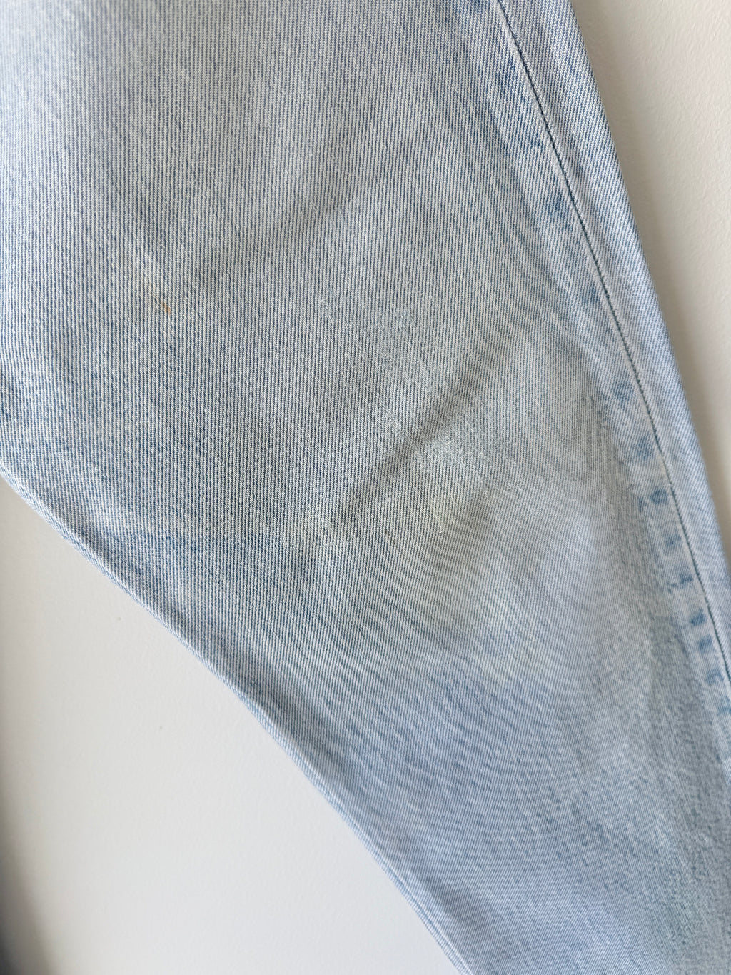 W30 L31 vintage Levis 501 29/30” light blue Levi’s 501s destroyed but beautiful denim