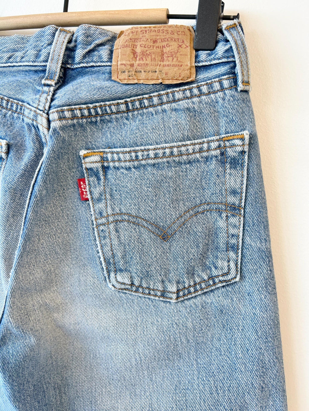 Levis 201 vintage w23 L27 Levi’s medium blue straight leg Levi’s 201 90s vintage Levi’s 501  (22/23 waist) made in France