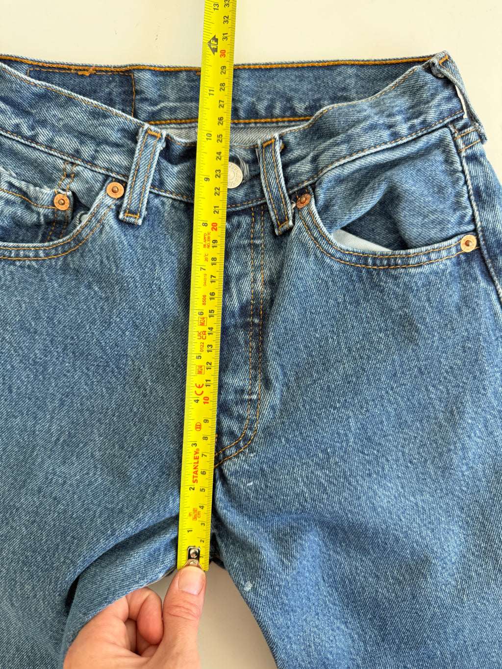 W23 L31 vintage Levis 501s 22/23” measured medium dark blue fade 501s Y2K