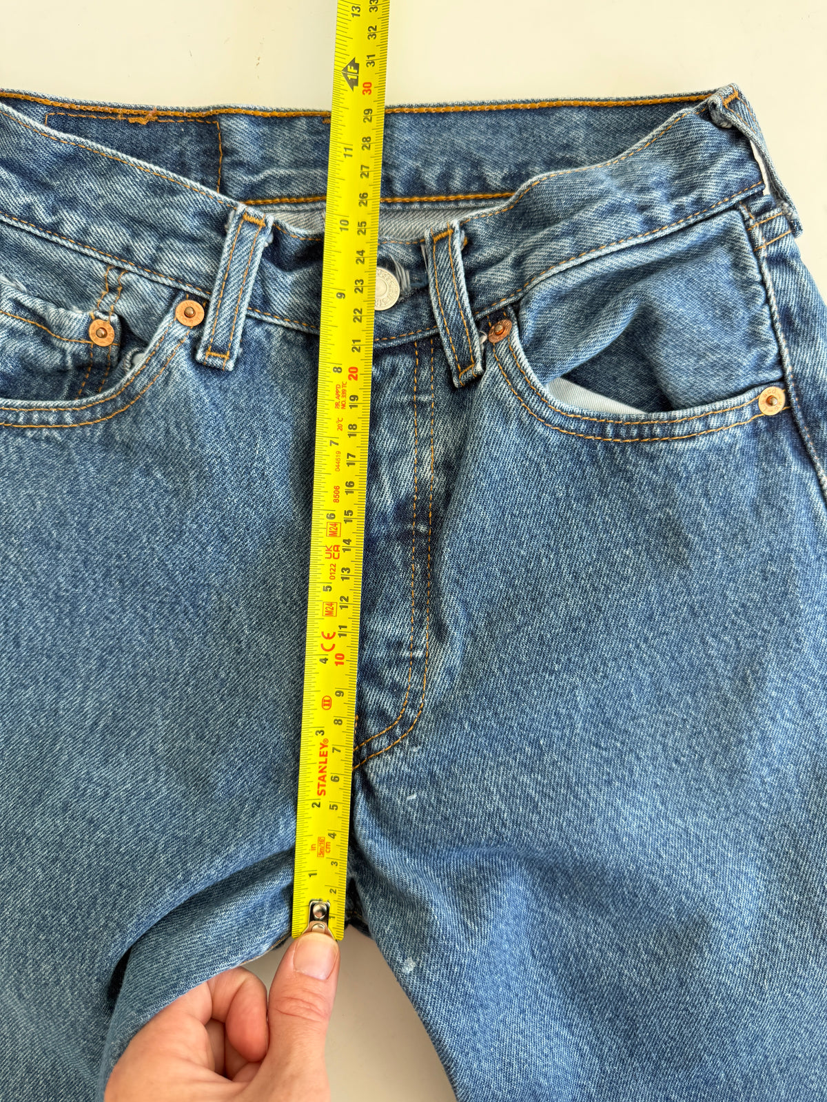 W23 L31 vintage Levis 501s 22/23” measured medium dark blue fade 501s Y2K