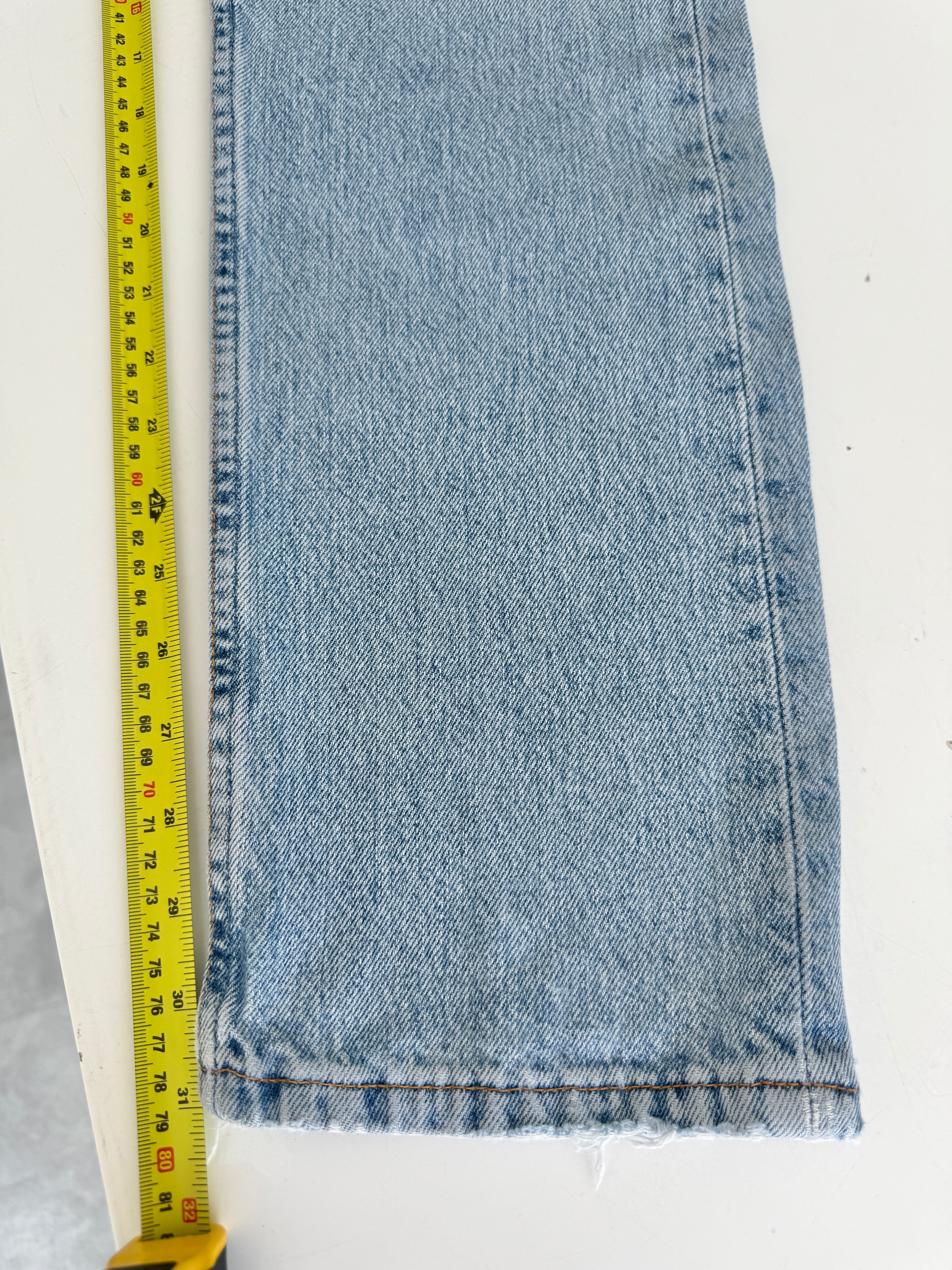 Soft W27 L31 vintage Levis 501 26/27” measured waist light blue 501s made in 90s USA