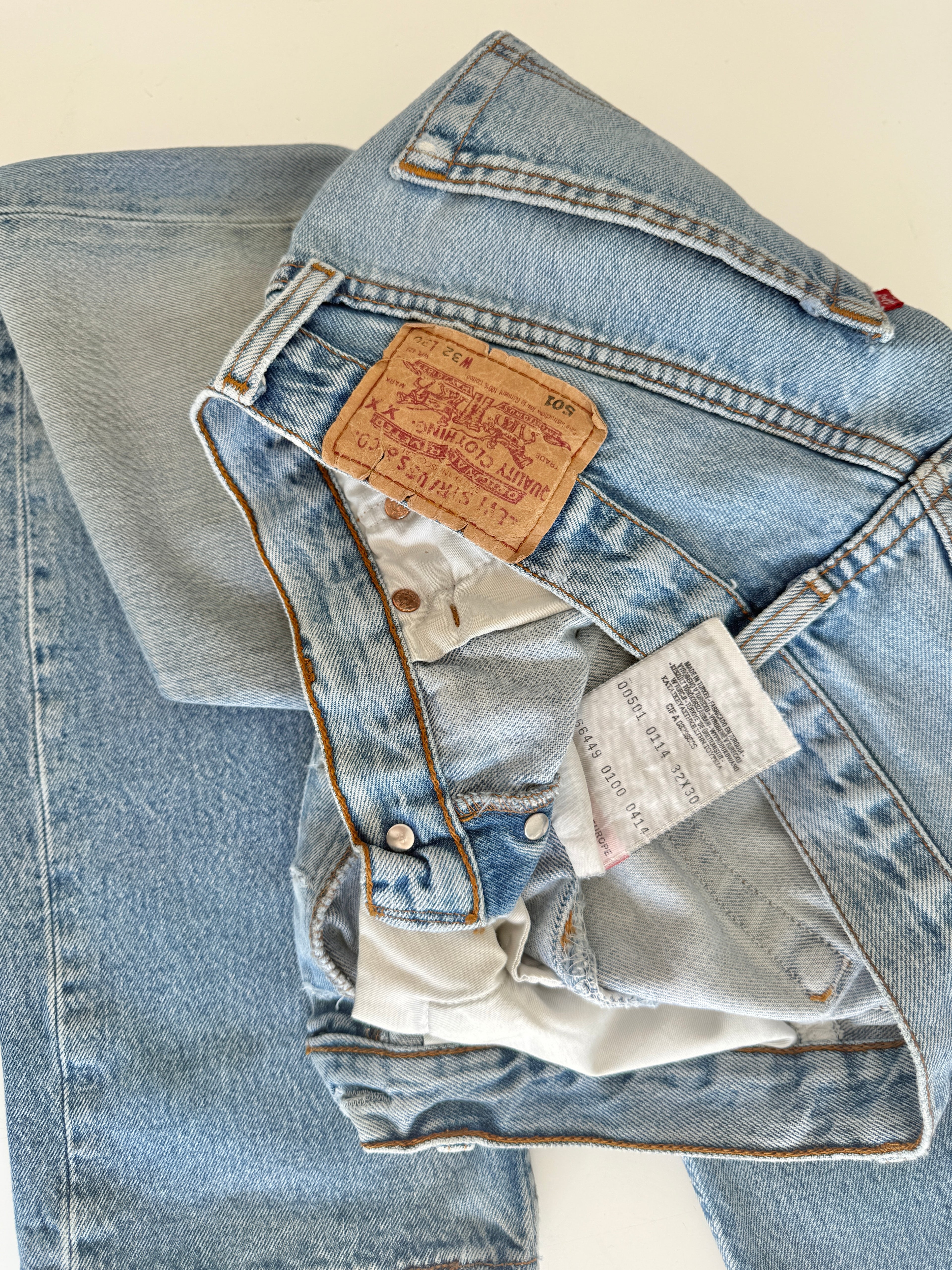 Soft W30 L29 vintage Levis 501 29/30” measured waist light blue dirty Y2K 501s