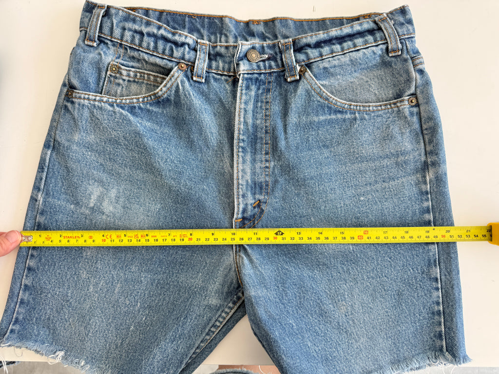 W30 L29 vintage Levis 517 30/31” measured waist medium blue faded  80s 517s shorts