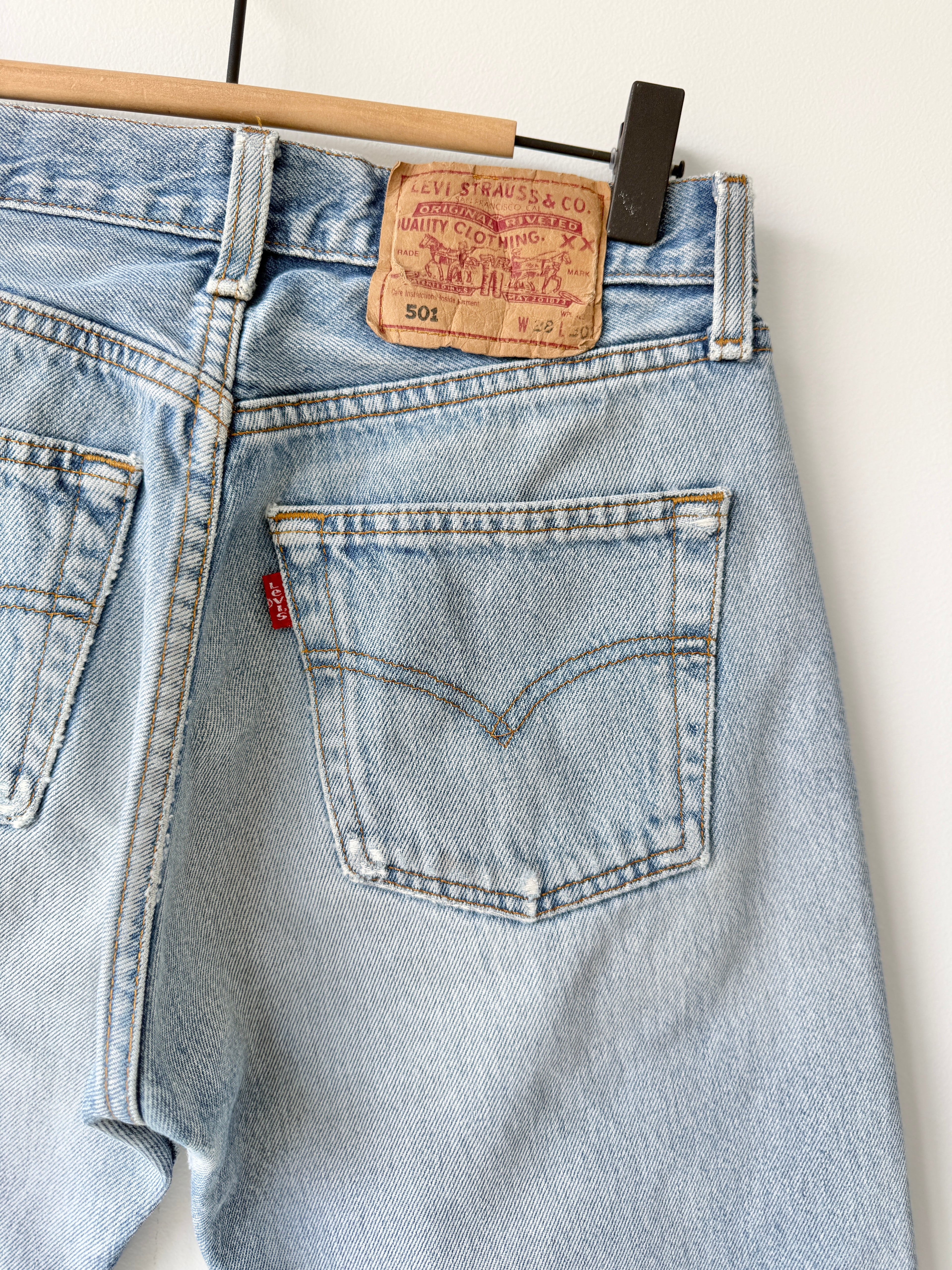 Soft W26 L29 vintage Levis 501 25/26” measured unique faded blue denim Y2K  Levi’s 501s