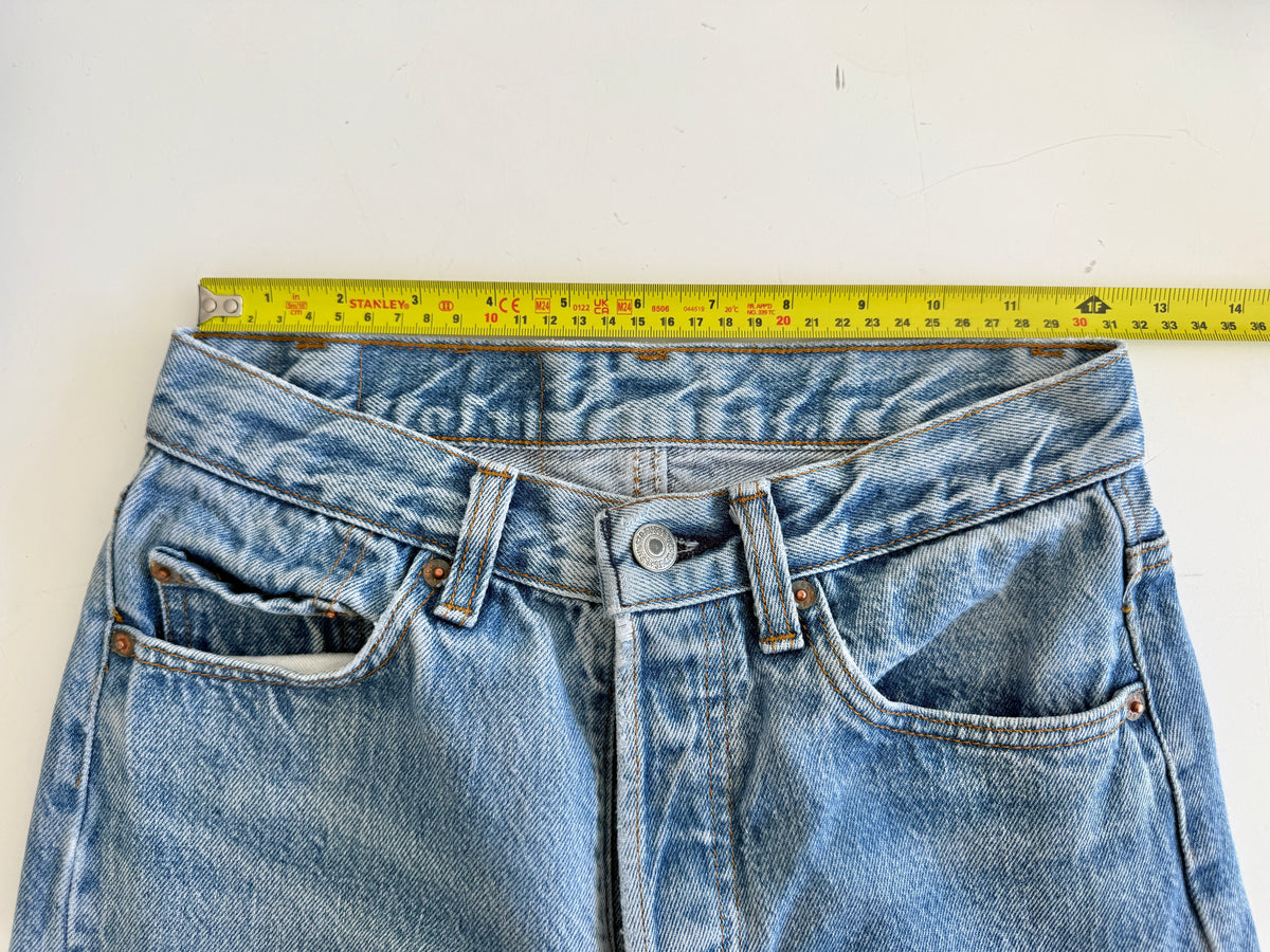 W25 L27 vintage Levis 501 24/25” measured fade light denim USA 501s 80s