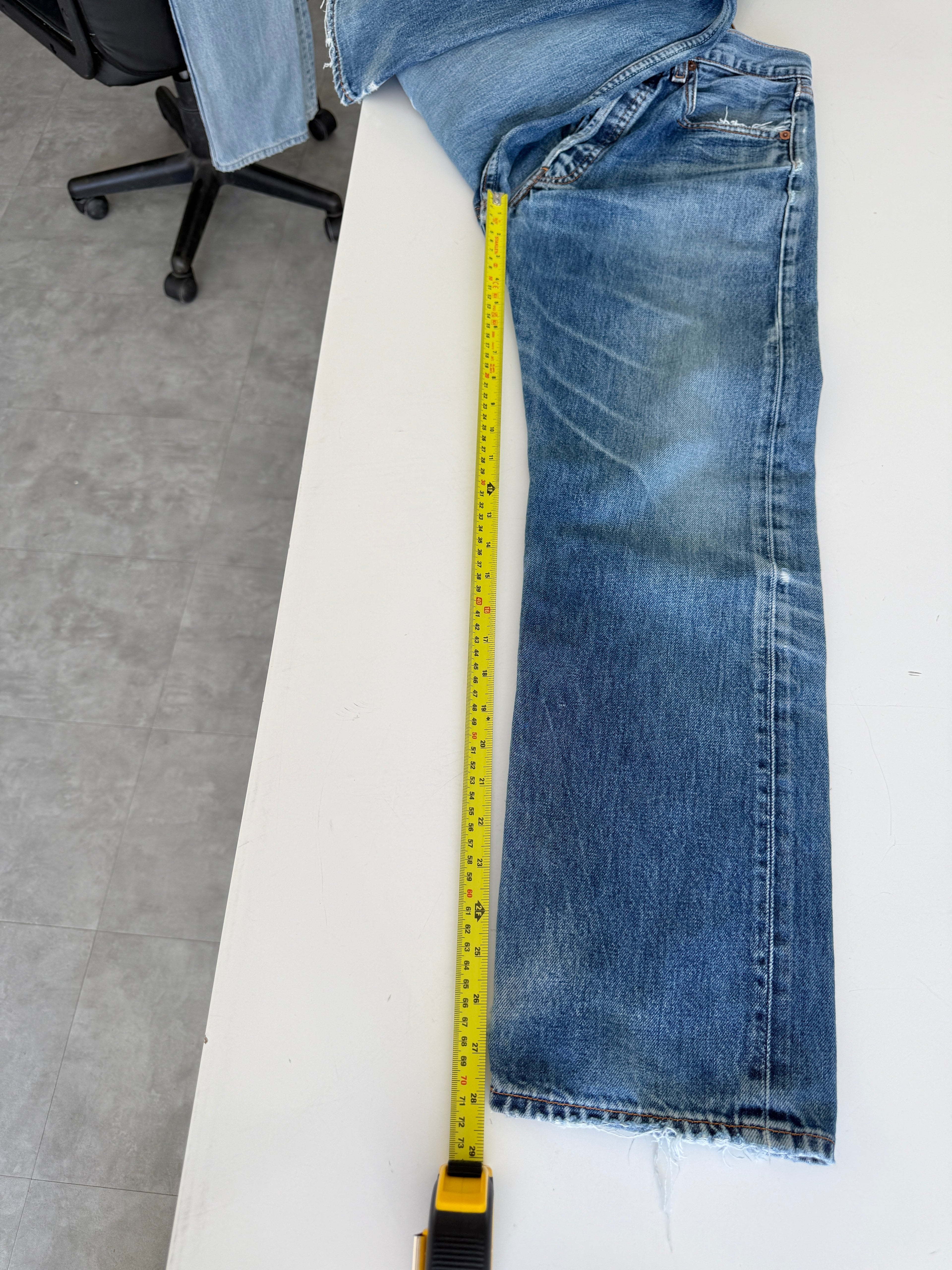 Soft W29 L28 vintage Levis 501 28/29” measured indigo dark blue faded denim Y2K Levi’s 501s