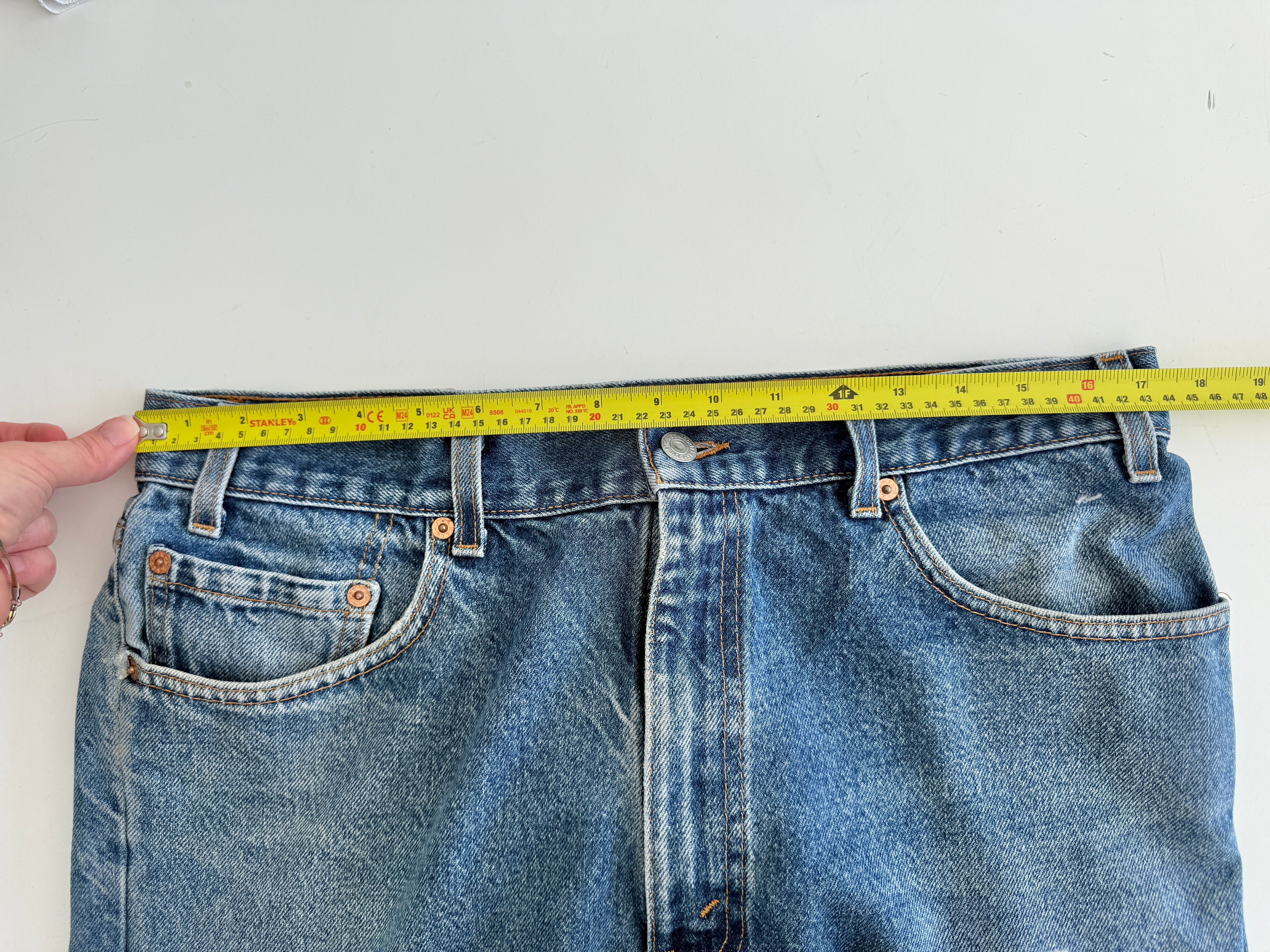 W34 L29 vintage Levis 505 32/34” measured waist dark faded USA 90s 505s