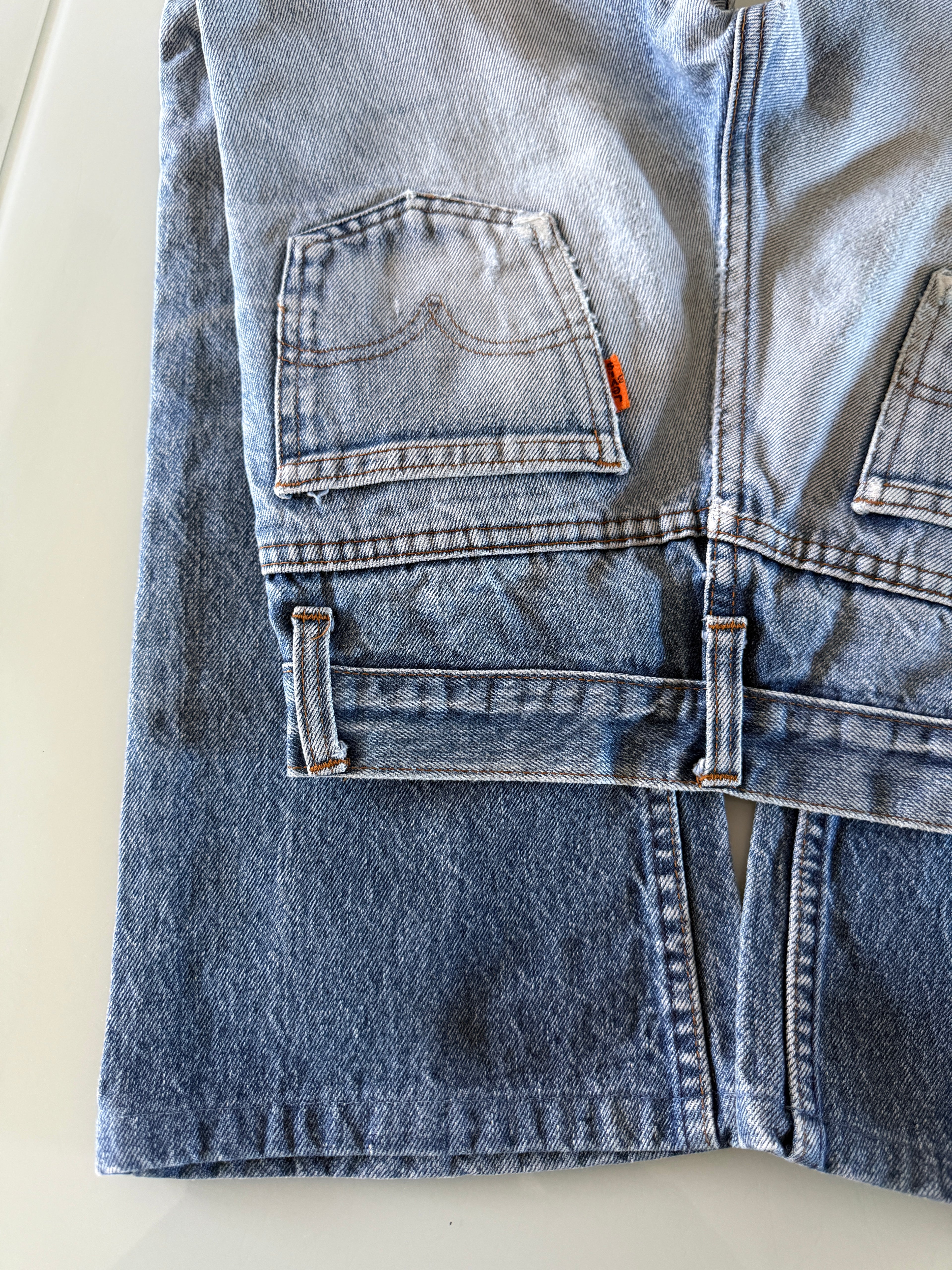 W24 L26 vintage Levis 24/25” measured whiskers denim medium faded blue 70s/80’s levi’s