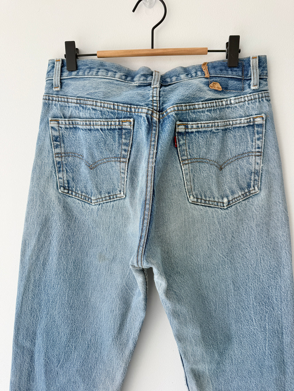 W31 L29 vintage Levis 501 30/31” measured waist medium faded blue 501s early 90s USA