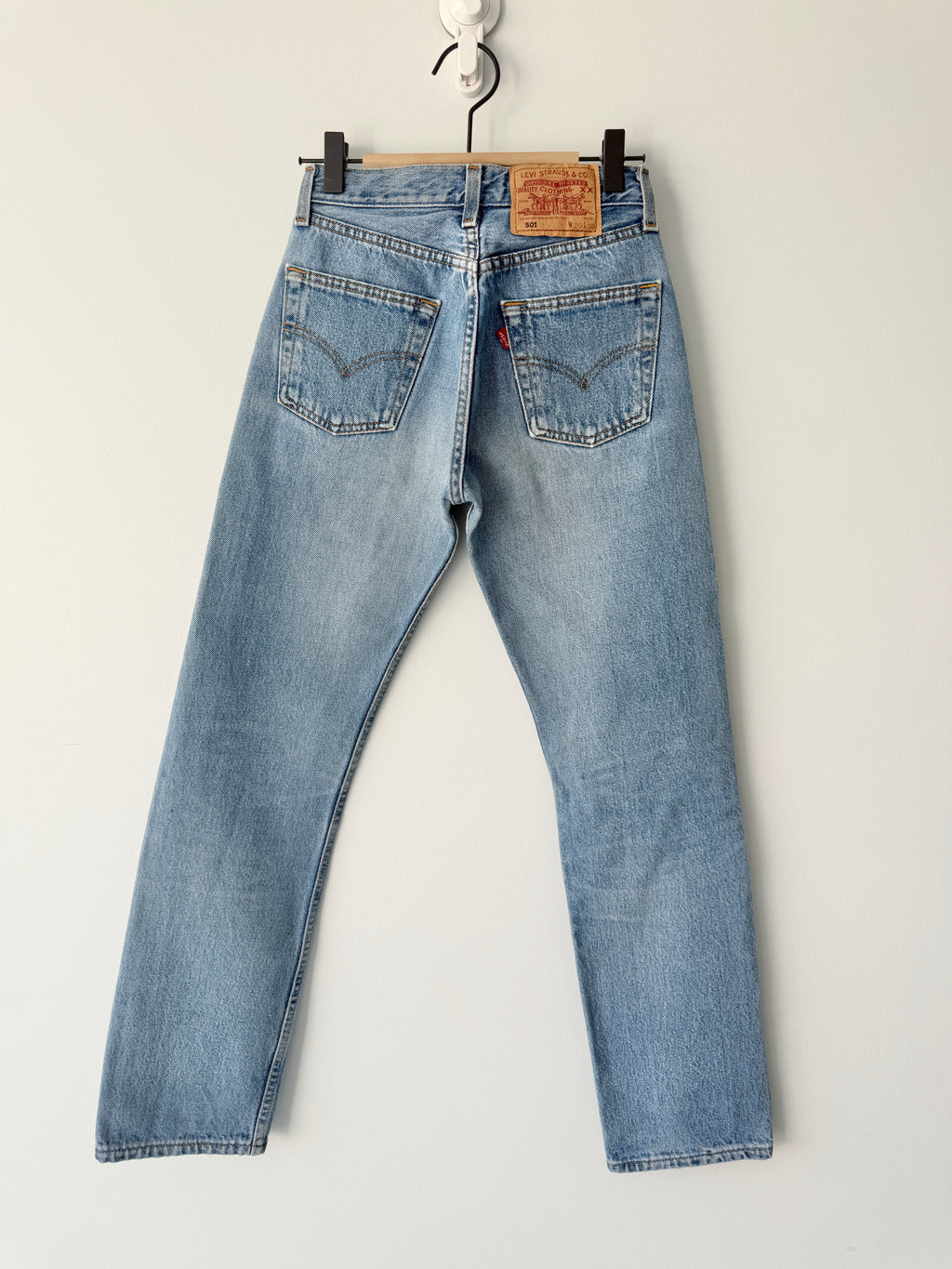 W23 L29 vintage Levis 501s 22-23” measured medium blue 90s Levi’s 501s