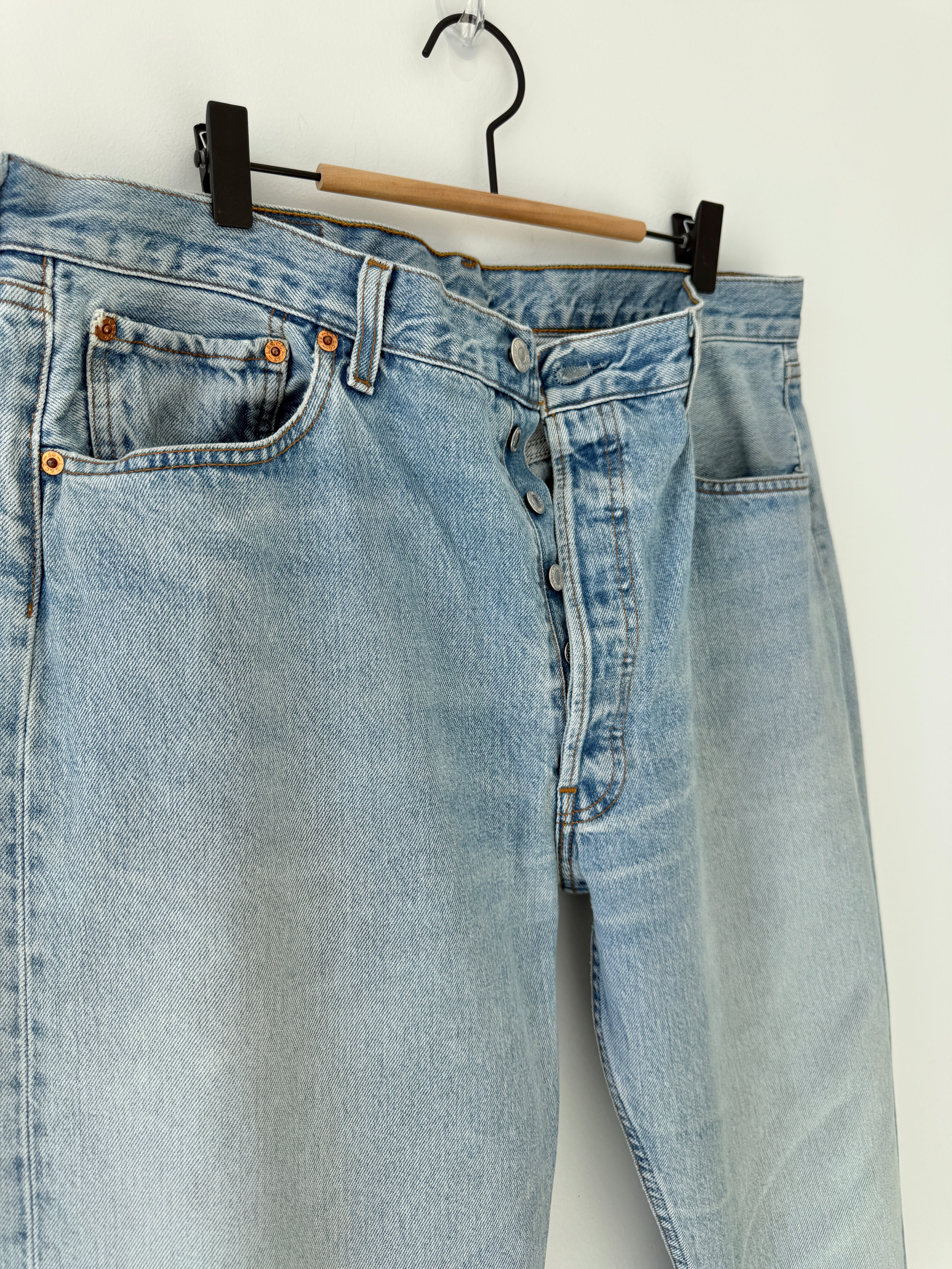 Soft W36 L34 vintage Levis 501 35/36” measured waist light faded 501s 90s denim