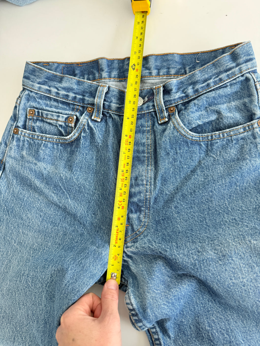 W26 L24 vintage Levis 501 25/26” dark blue faded Levi’s 501s USA 80s