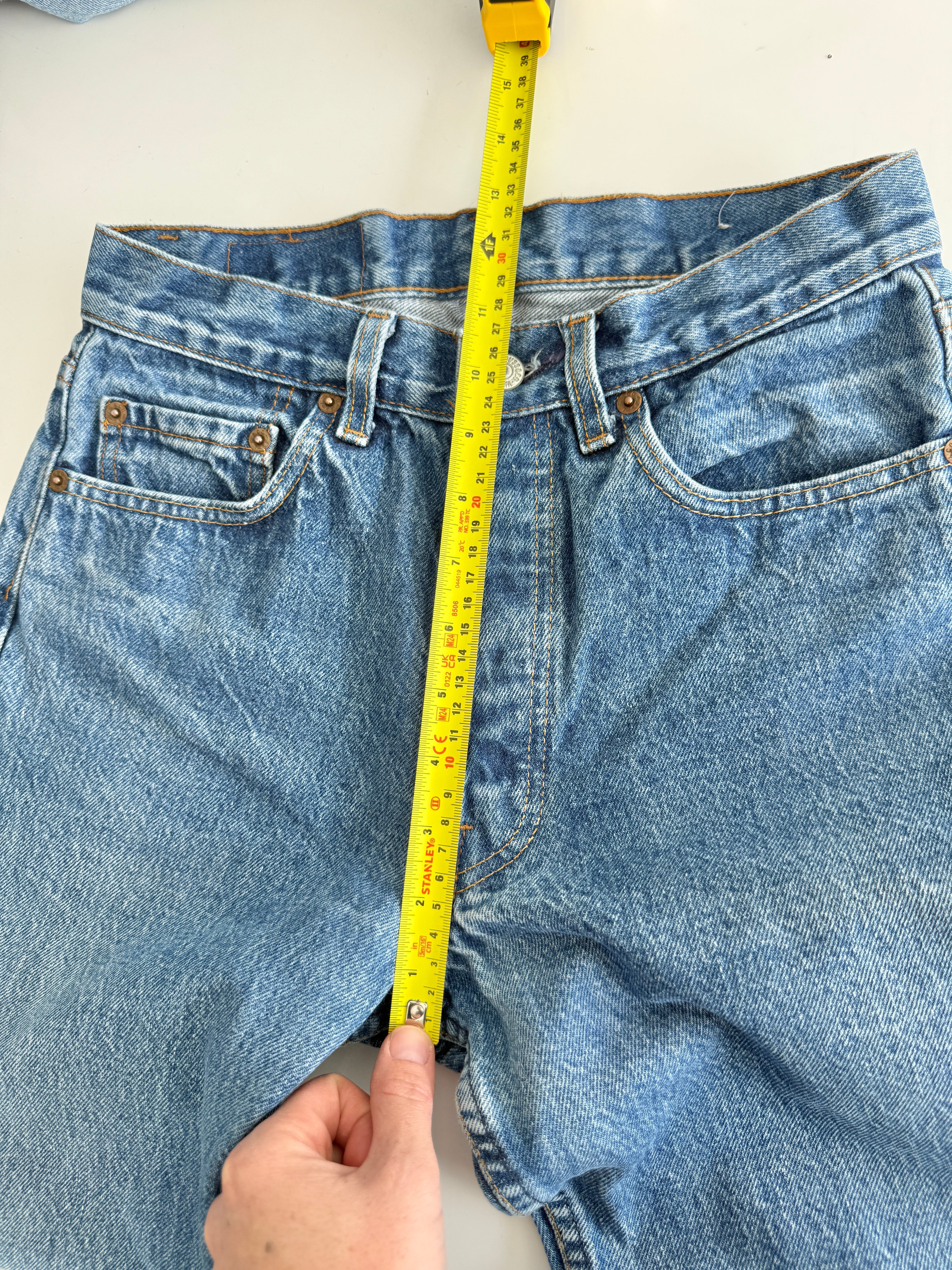 W26 L24 vintage Levis 501 25/26” dark blue faded Levi’s 501s USA 80s