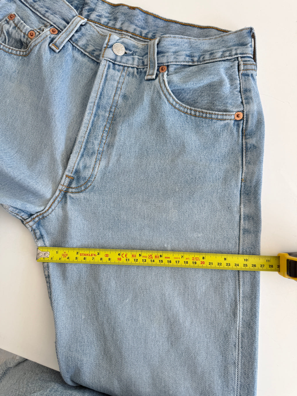 W27 L31 vintage Levis 501 26/27” measured waist light blue faded  90s 501s