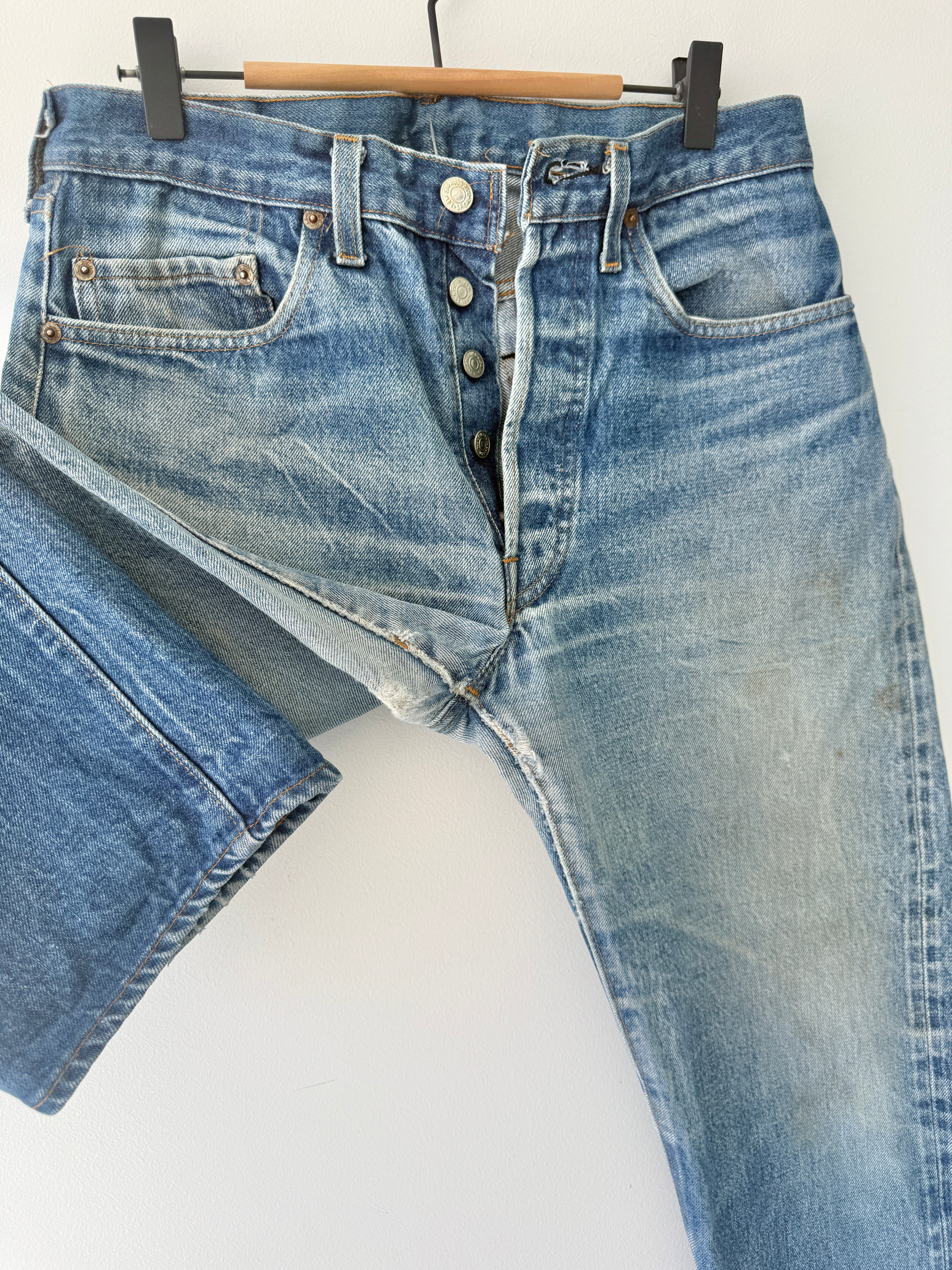 W30 L27 vintage Levis 501 29/30” measured waist dark faded blue 501s USA 80s
