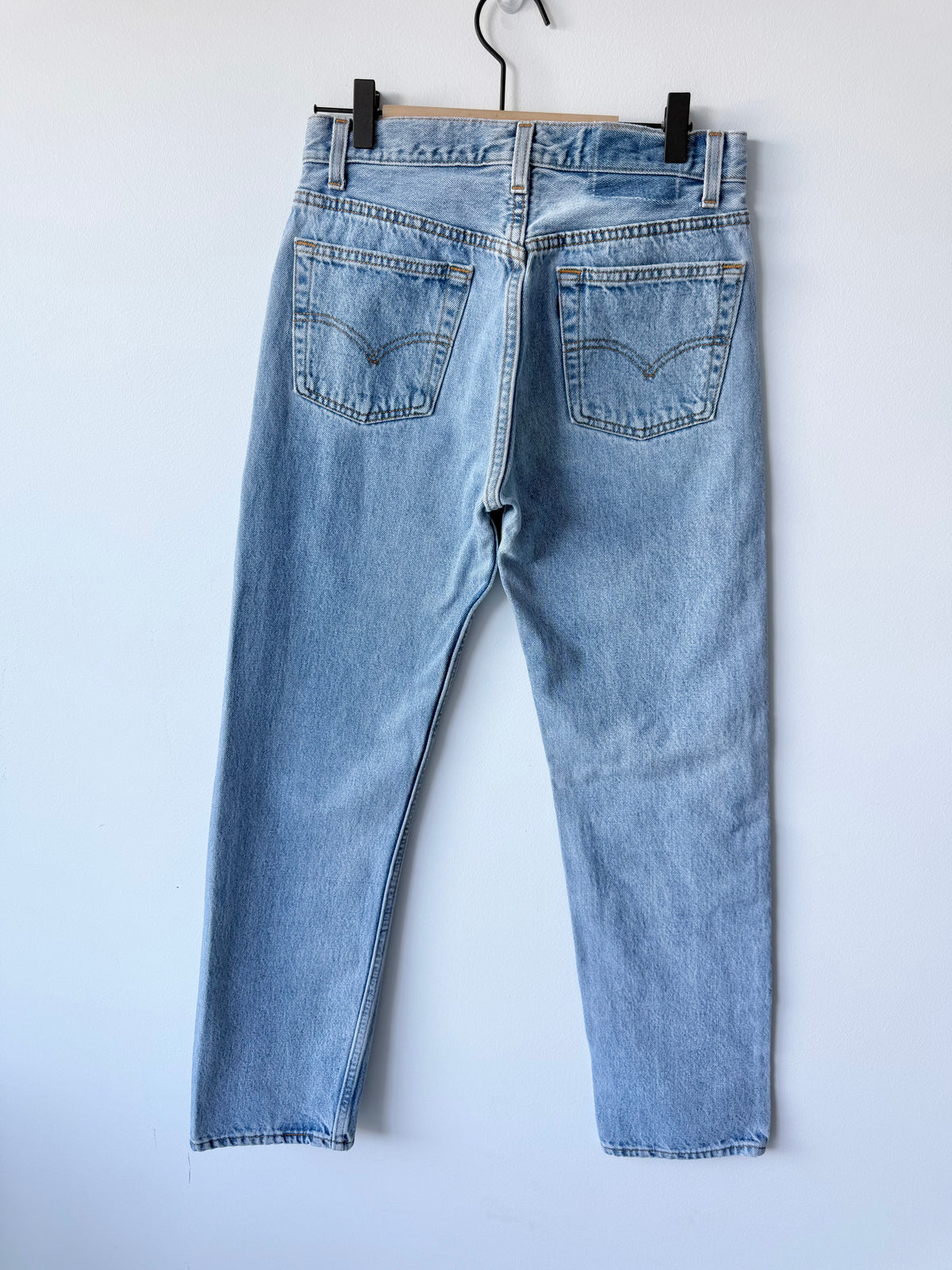 W27 L29 vintage Levis 501 light blue faded 26/27” measured waist 90s USA levis 501s slim hips
