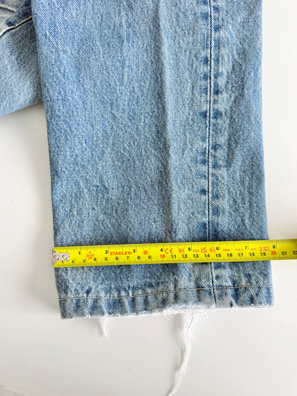 W30 L30 vintage Levis 501 29-30” measured distressed light blue denim 80s 501s