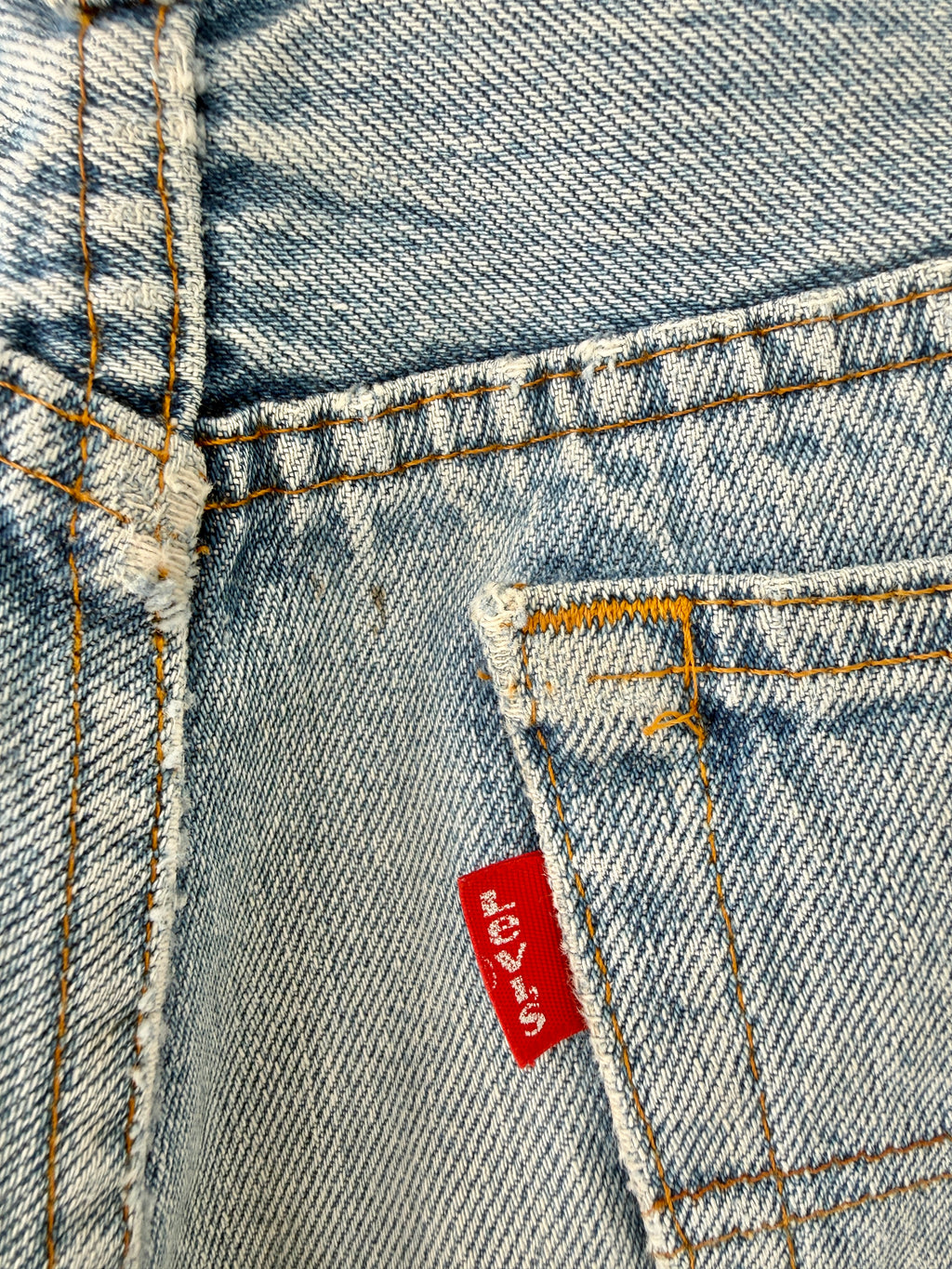 W31 L29 vintage Levis 501s 30/31” medium light blue denim Levi’s 501s 80s USA