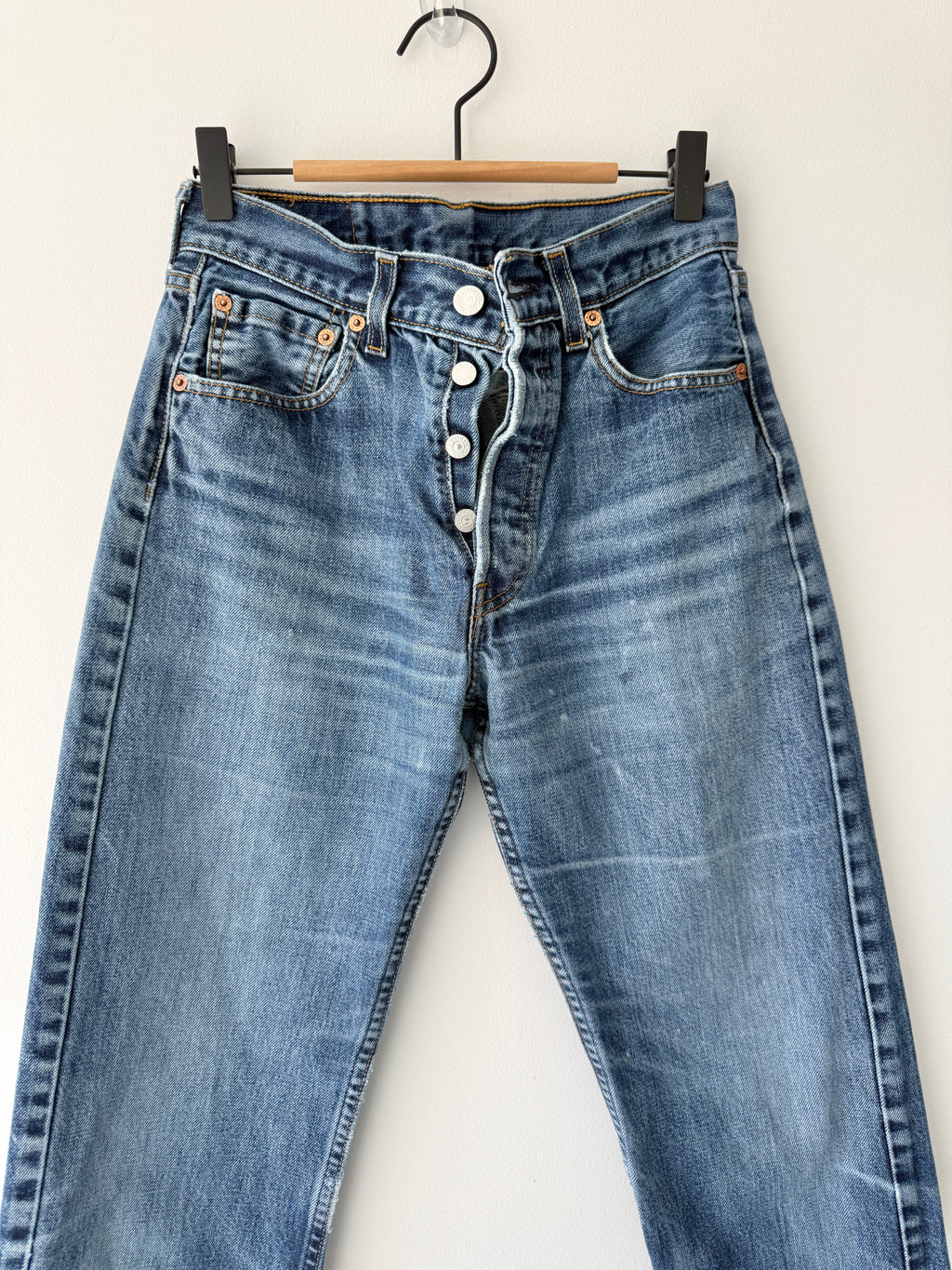 Softer W26 L29 vintage Levis 501 25/26” measured waist indigo faded blue 501s Y2K