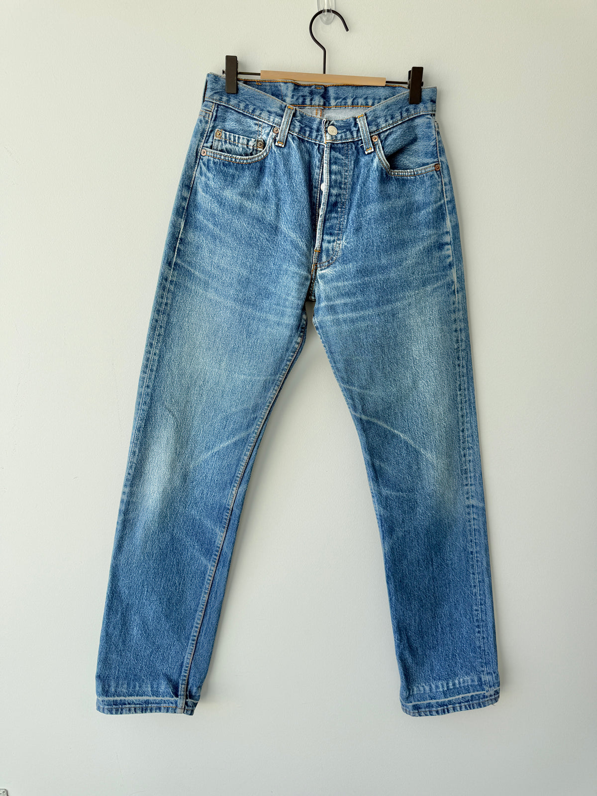 W28 L33 vintage Levis 501s 27/28” measured dark fade blue 501s 90s USA