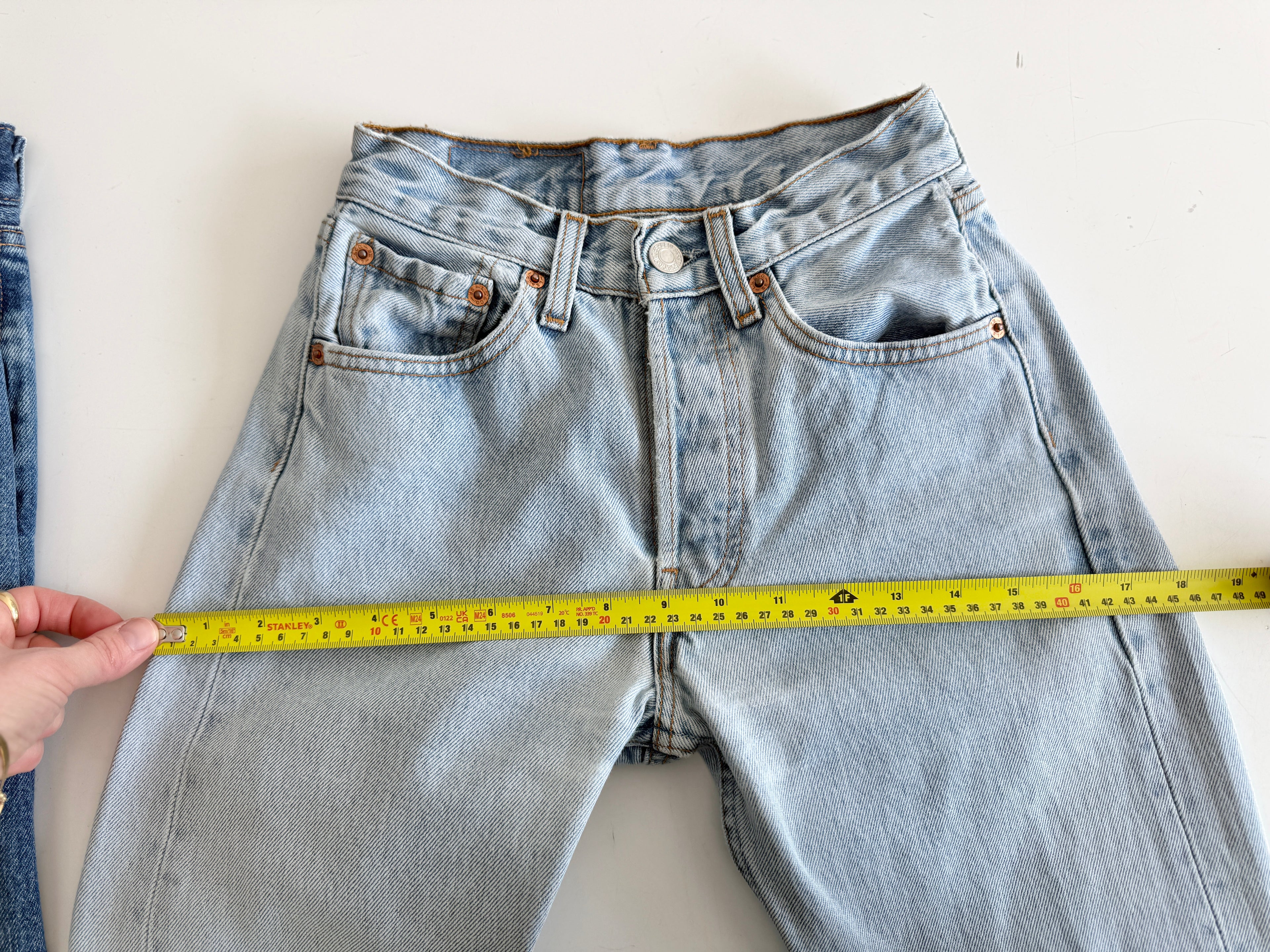 W22 L29 vintage Levis 501 22” measured light blue faded denim 90s 501s