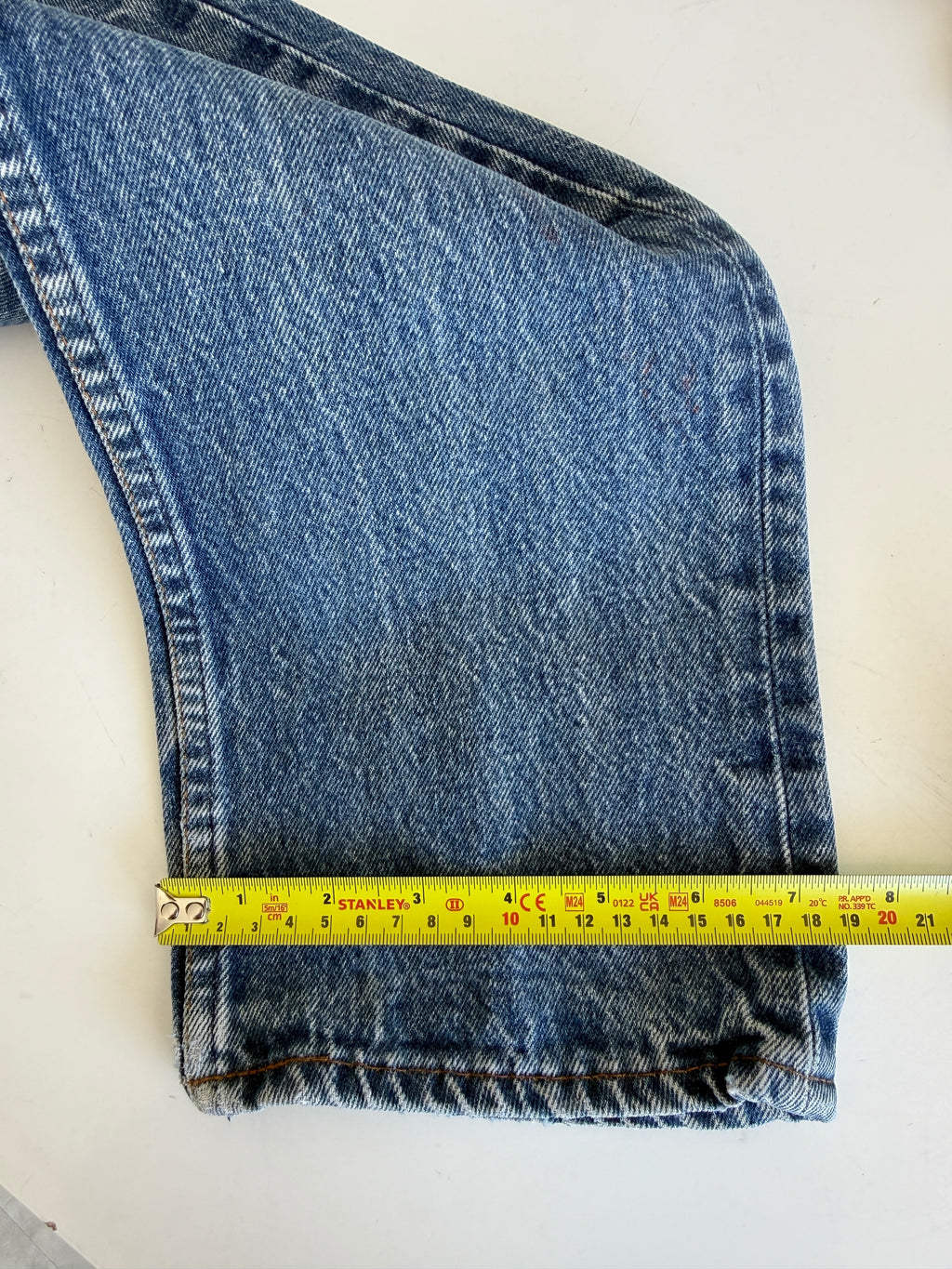 W27 L32 vintage Levis 501s 26/27” measured light blue faded 80s USA 501s