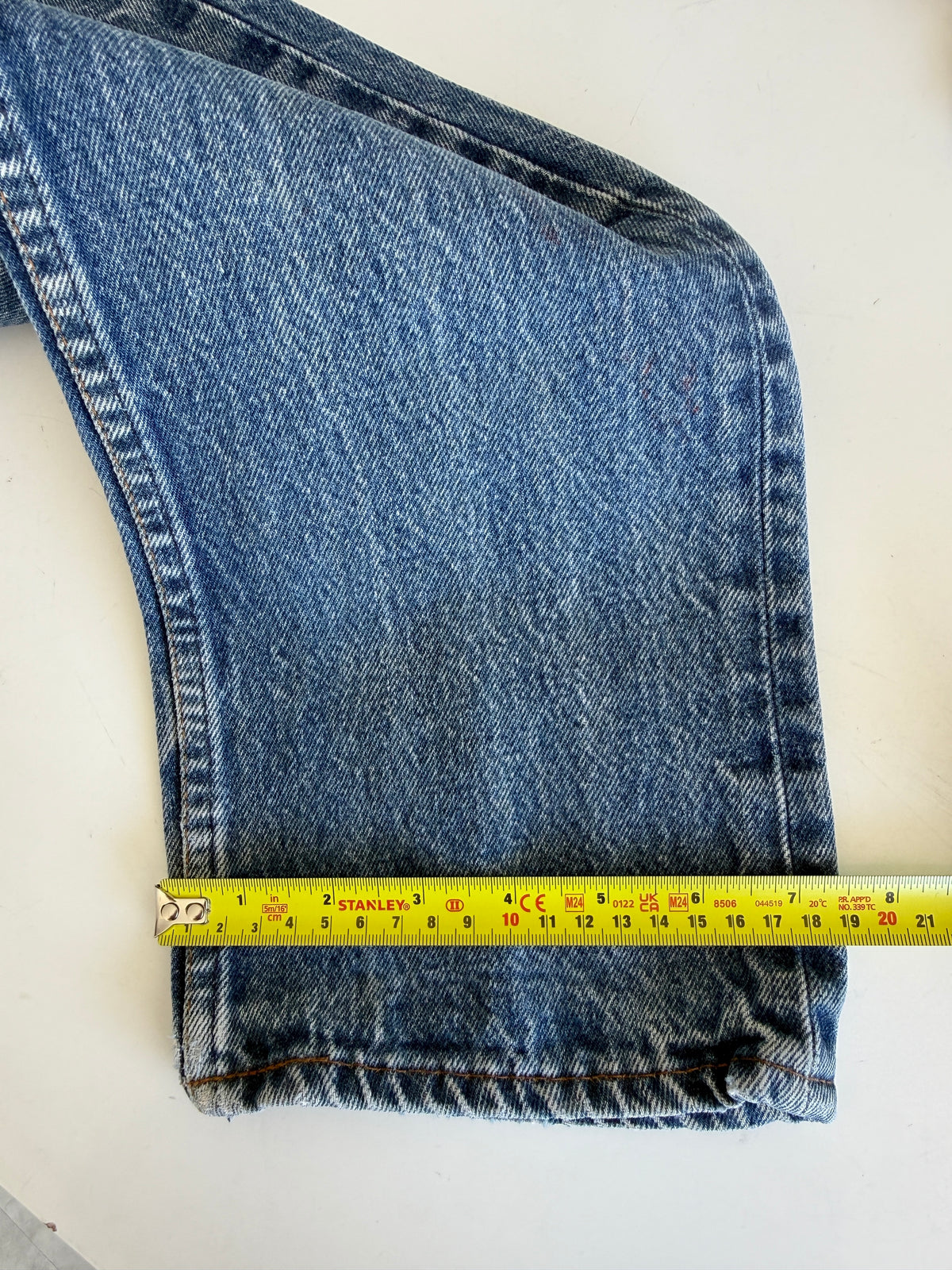 W27 L32 vintage Levis 501s 26/27” measured light blue faded 80s USA 501s